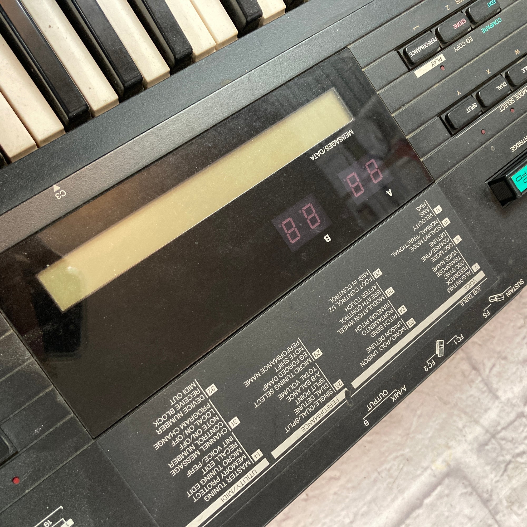 Yamaha DX7 Digital Synth