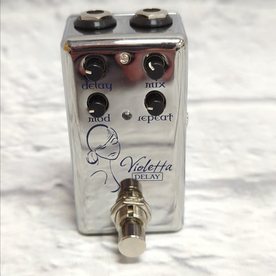 Red Witch Violetta Delay Pedal