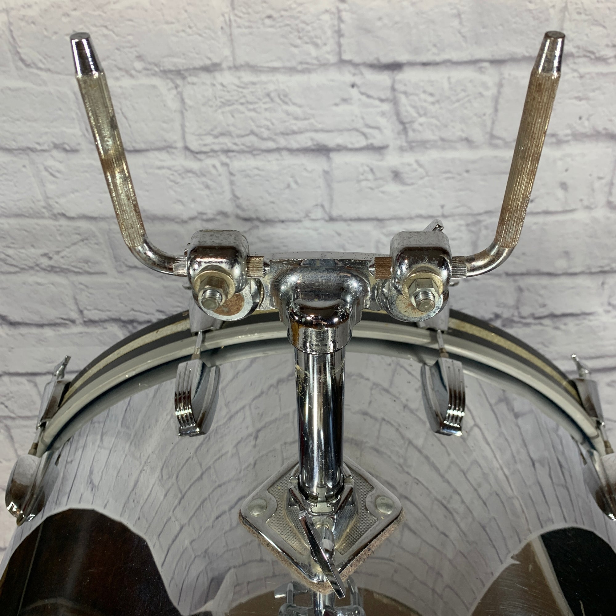 80s Ludwig Transitio n Badge Chrome over Wood Bass Drum