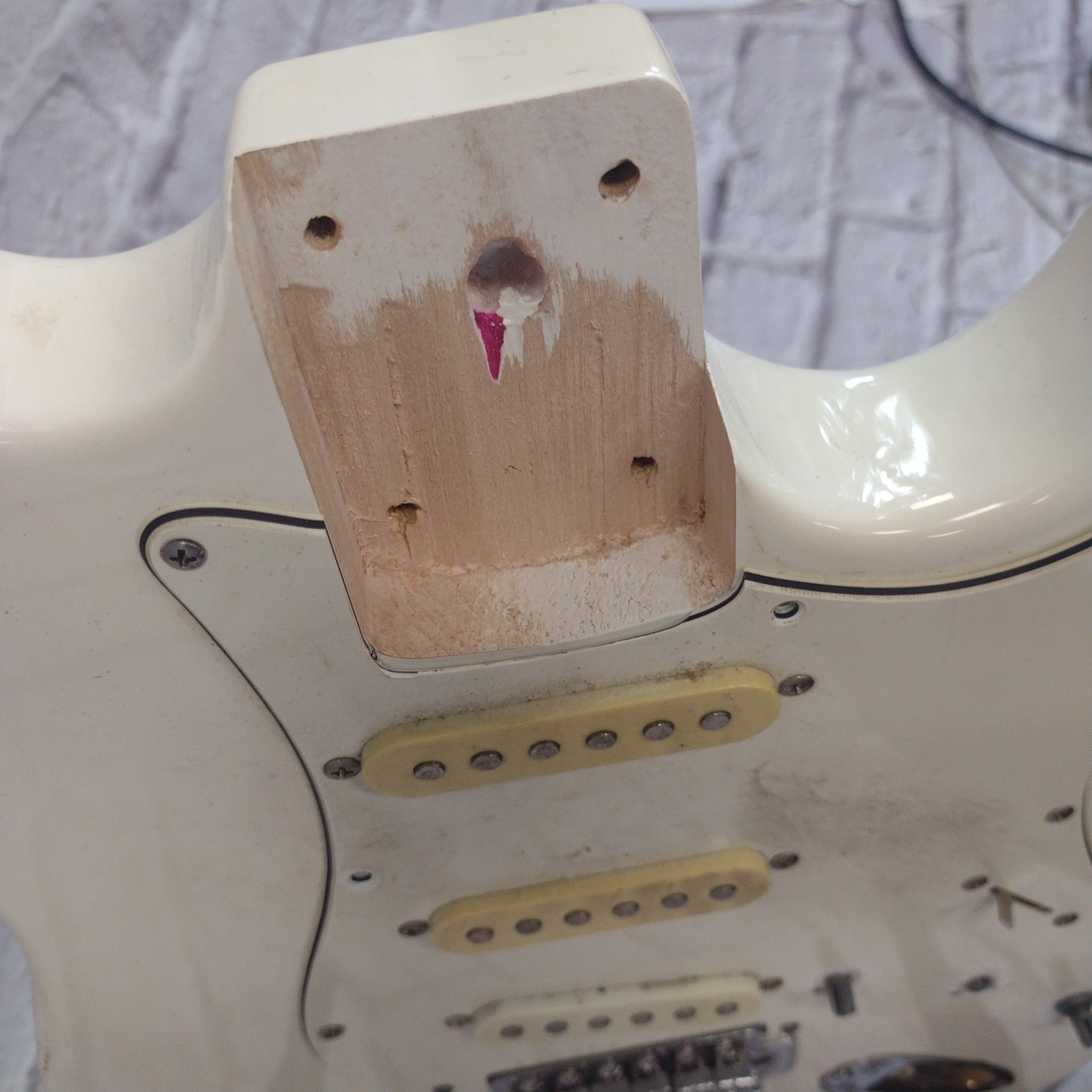 Unknown Olympic White Strat Body w. Pickguard