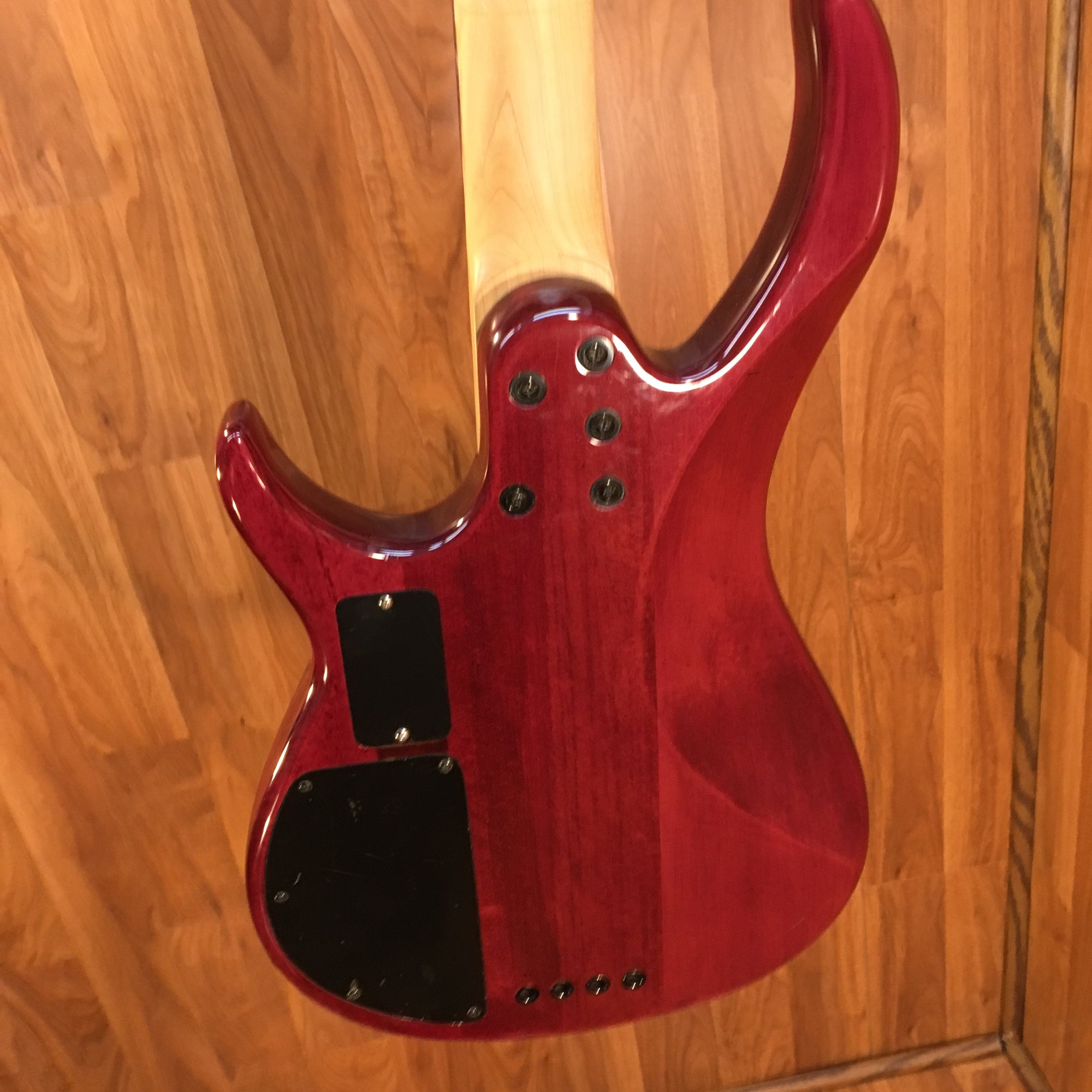 ** Peavey Millinnium ACBXP Bass