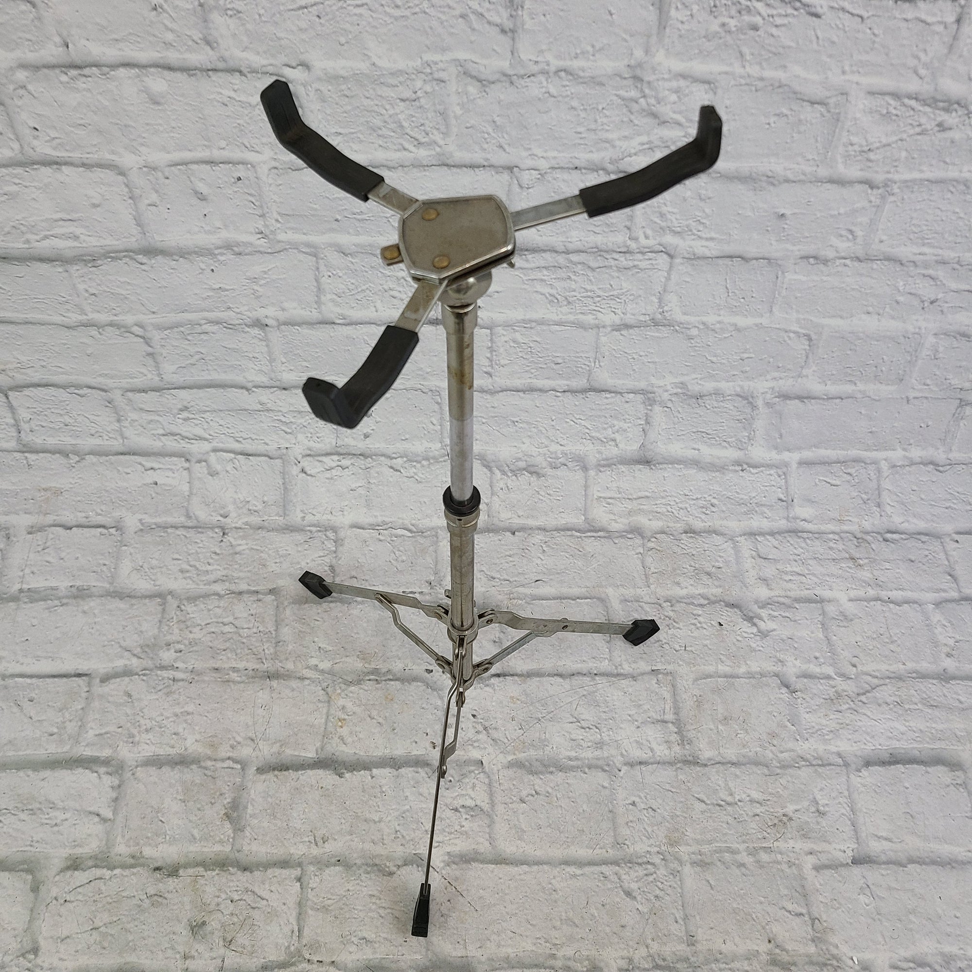 Unknown Make Small Tom Stand