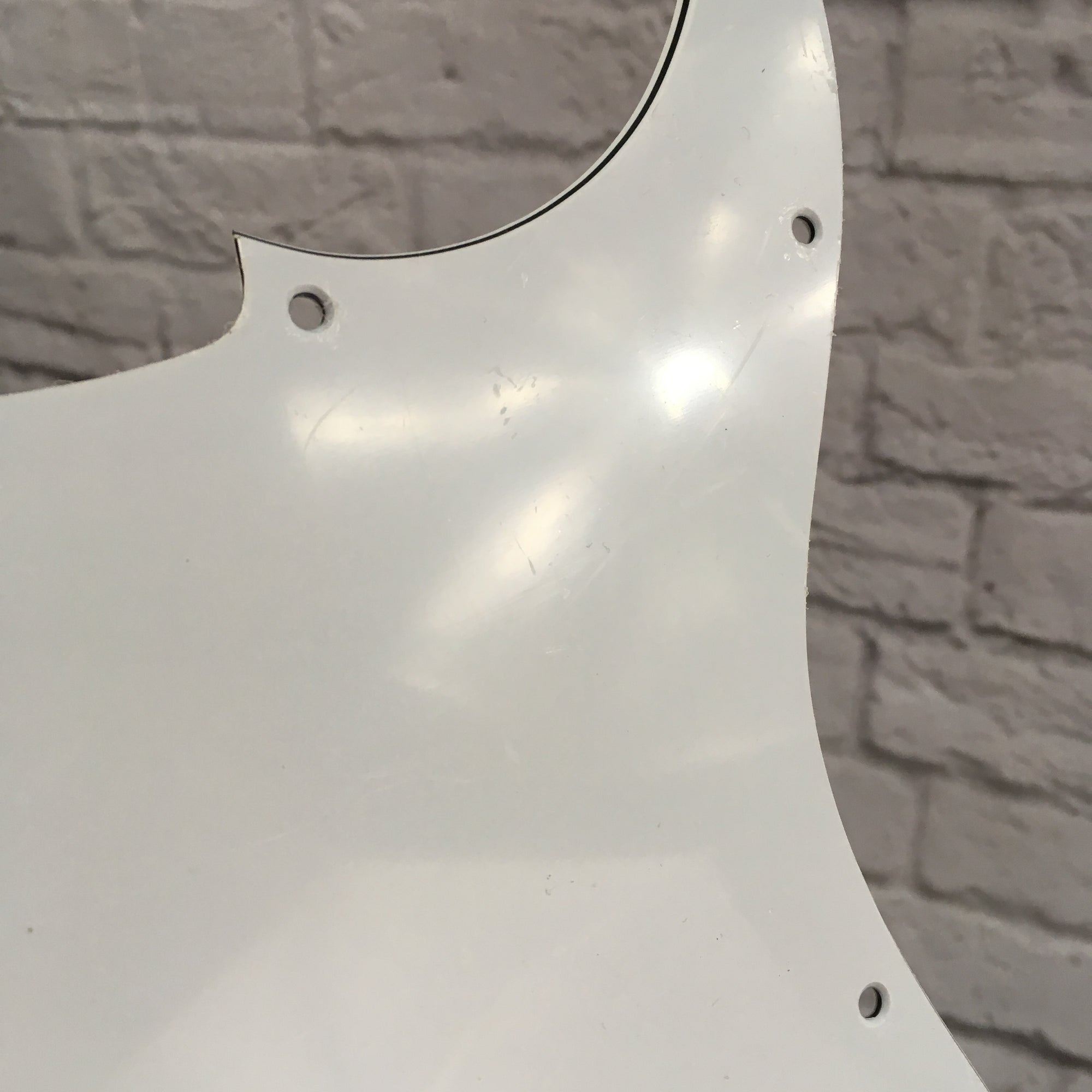 P Bass Style Pickguard White