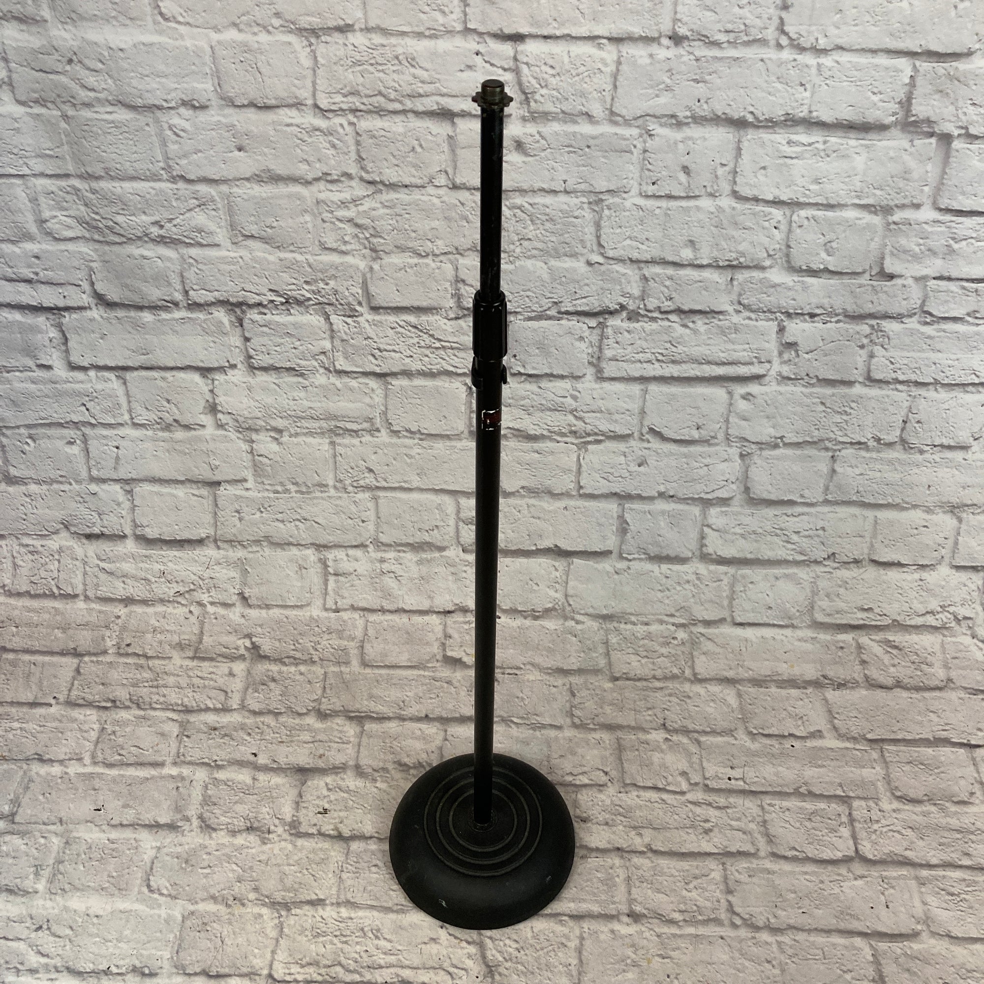 Musicians Gear Straight Round Base Mic Stand