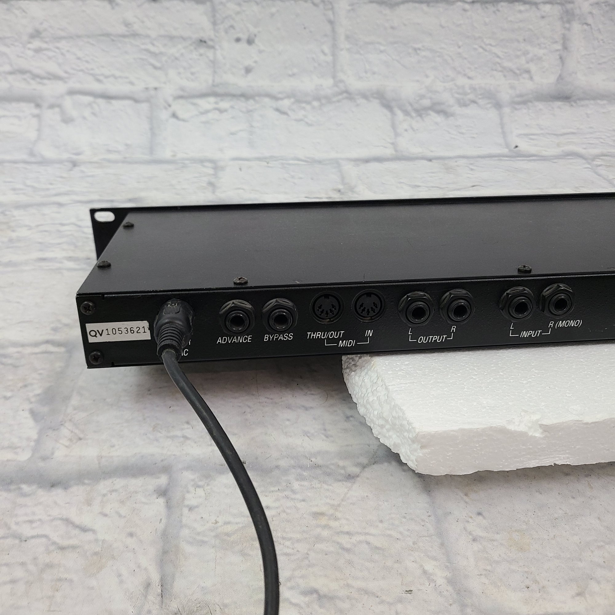 Alesis QuadraVerb 20K Bandwidth Simultaneous Digital Effects Rack Unit