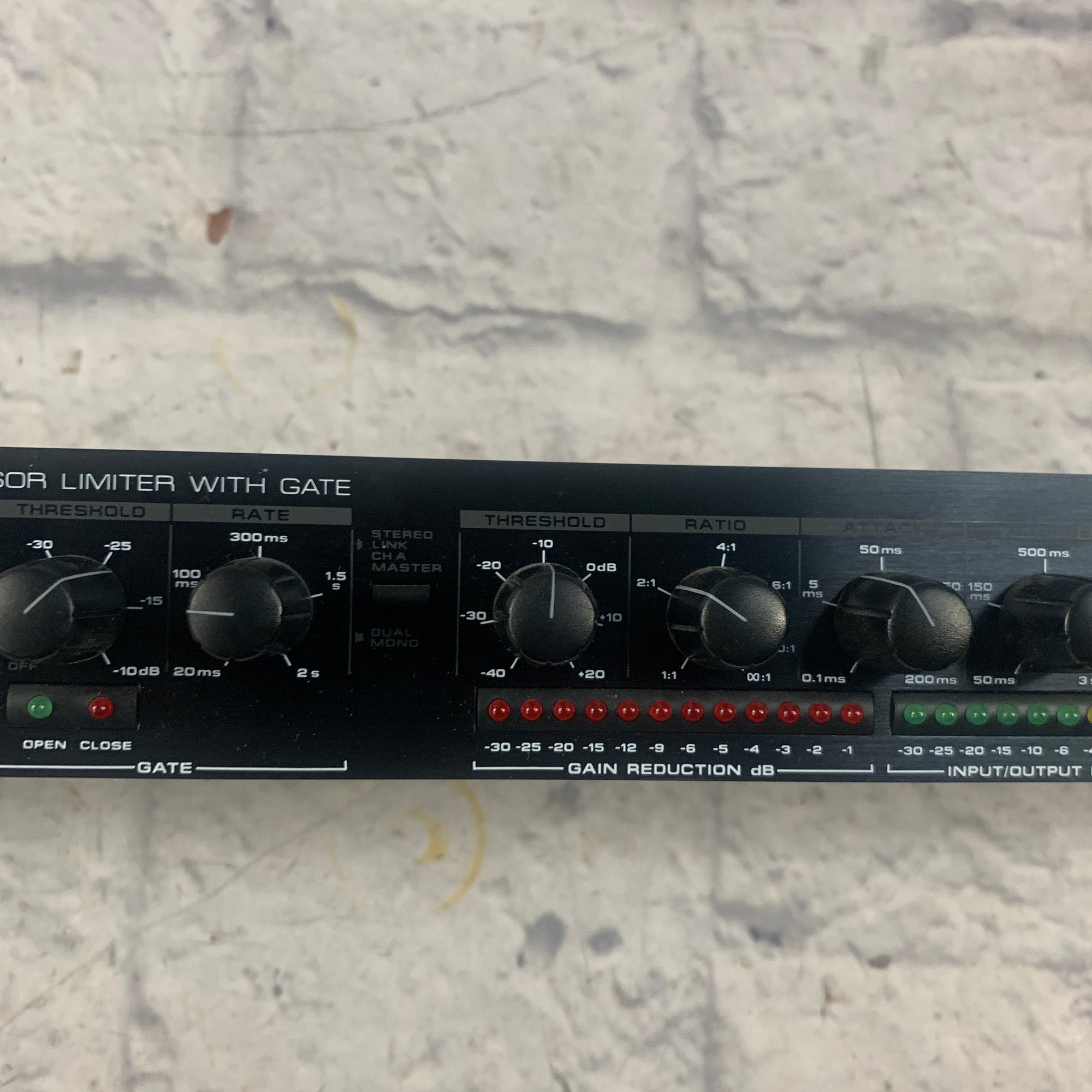 Alesis 3630 Rack Compressor