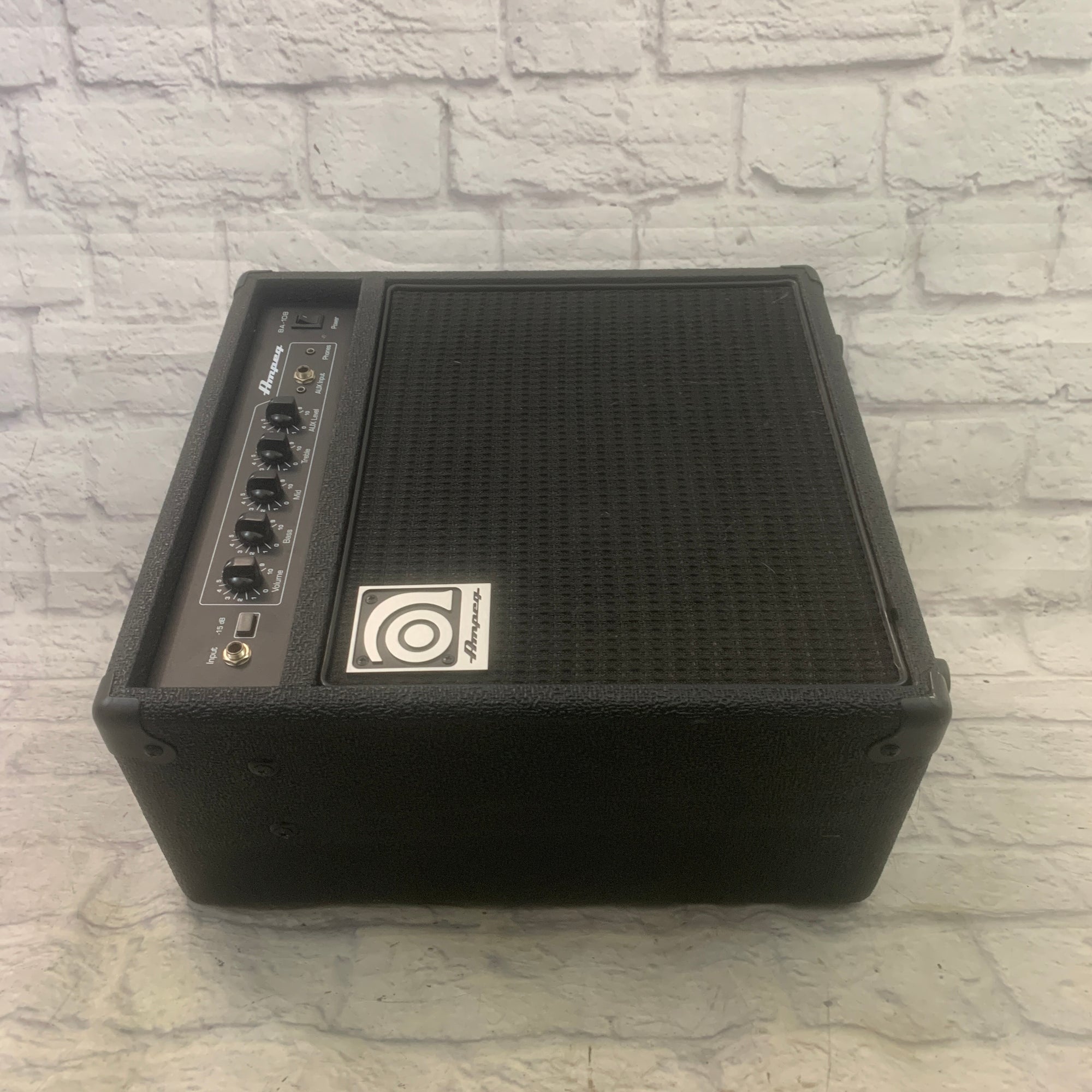 Ampeg BA-108 Bass Guitar Combo Amp