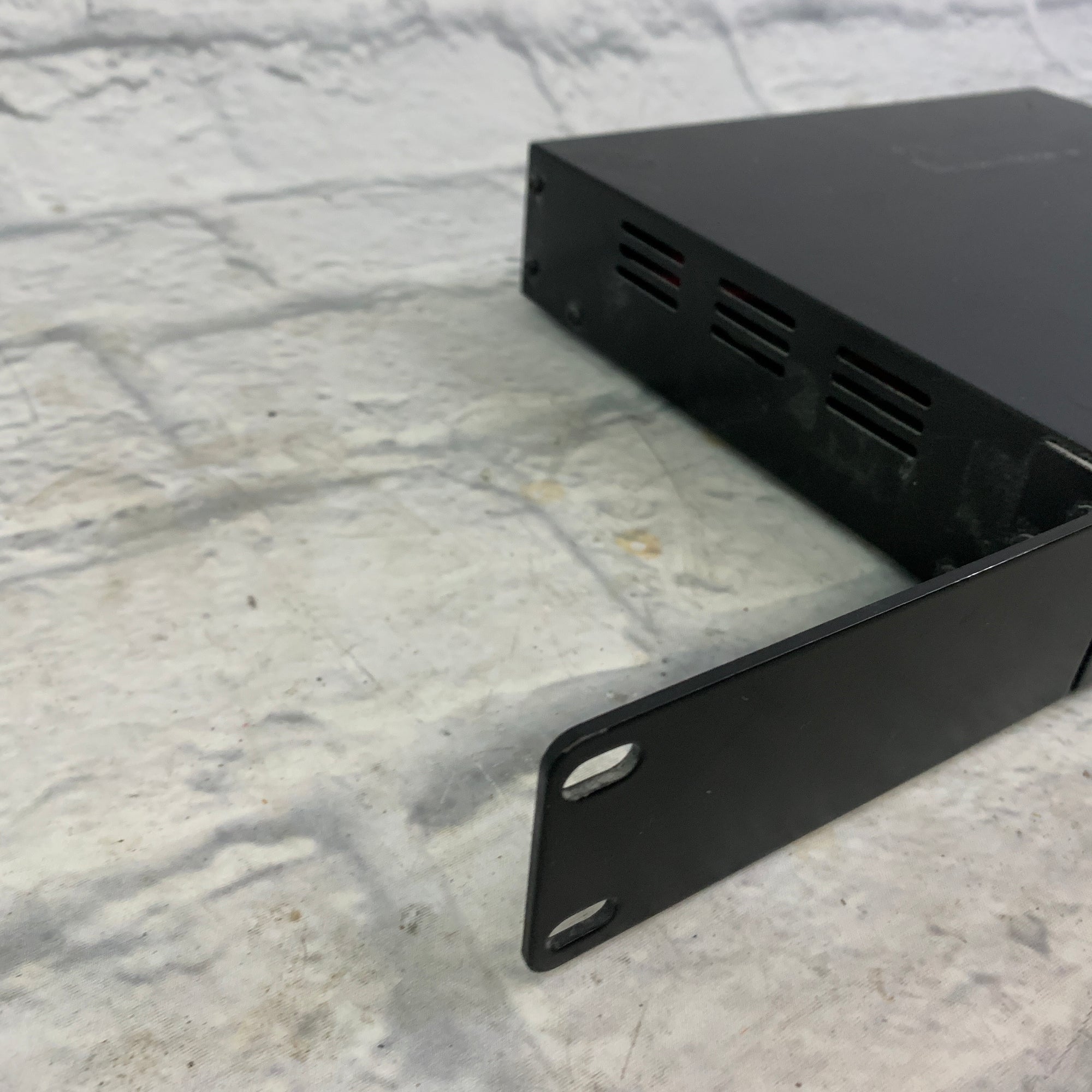 Earthquake Music XJ-300R Switching Power Supply Subwoofer Amplifer