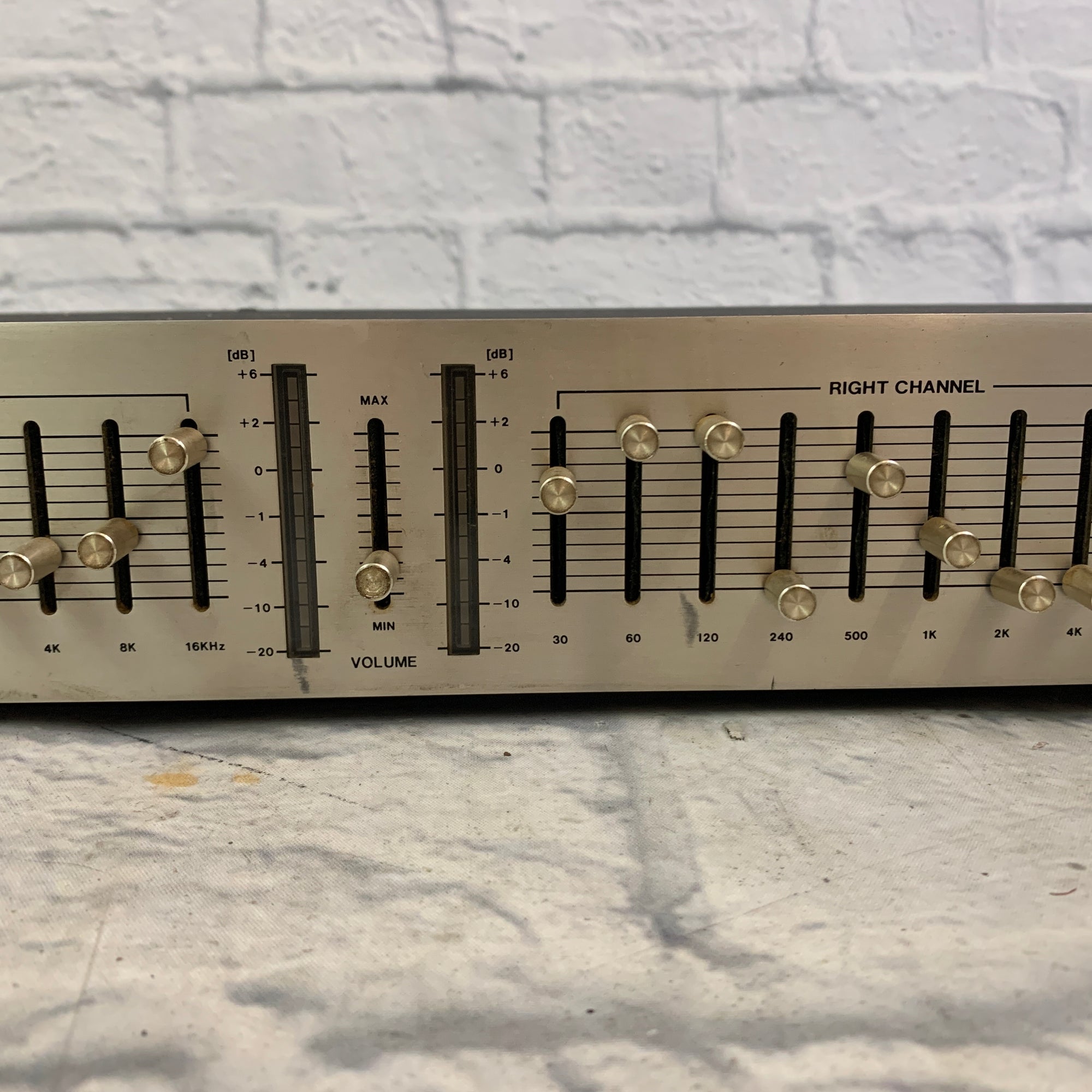 Pyramid Stereo Pyramid Stereo Graphic Equalizer - Evolution Music