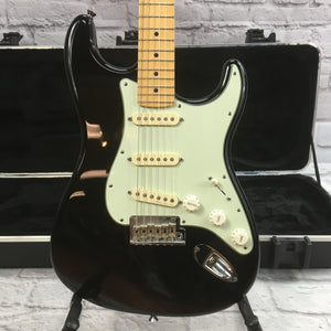 Fender Black USA Stratocaster w/ Hard Case