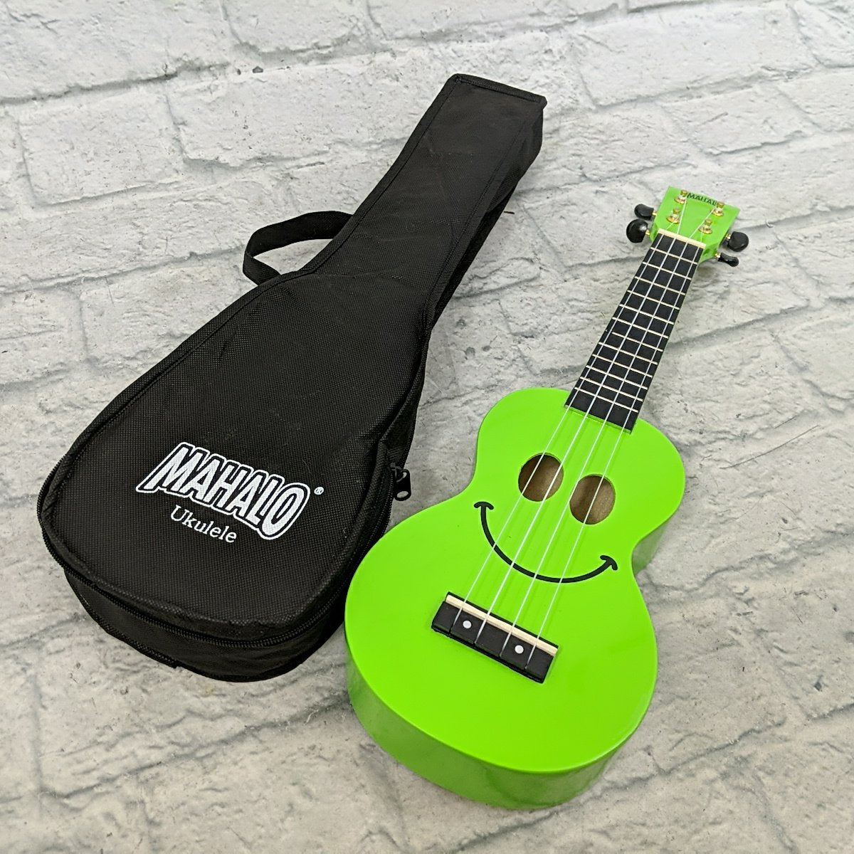 Mahalo Smile Soprano Ukulele Green w/bag