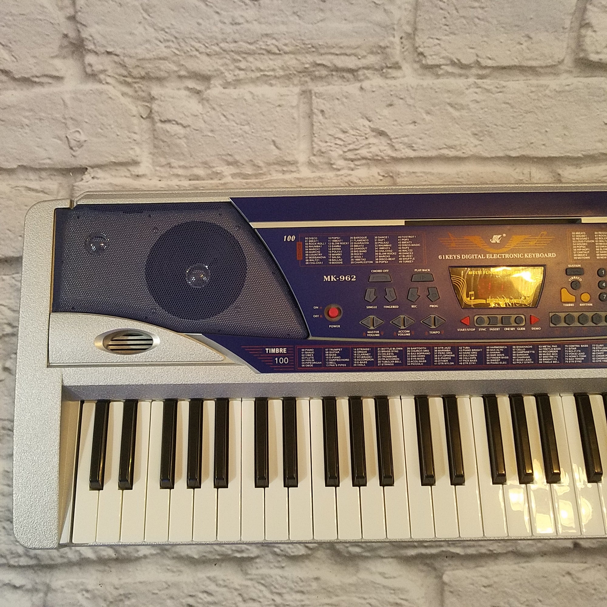 MK962 61 Key Digital Electronic Keyboard - New Old Stock!