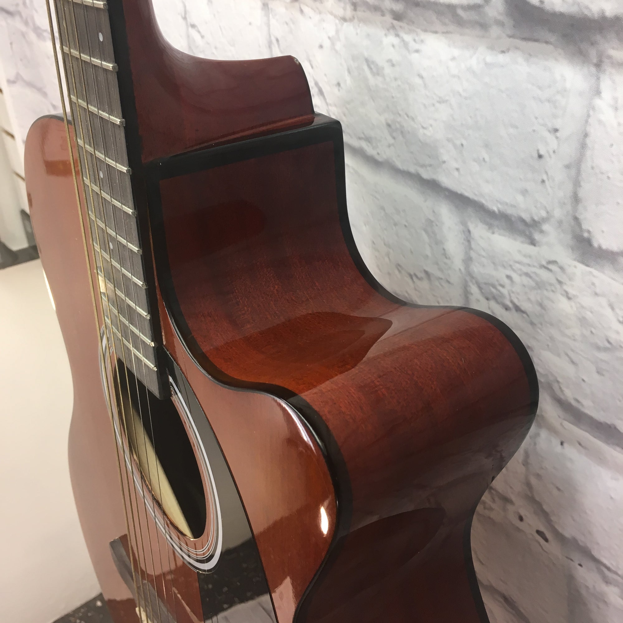Fender FA-135CE Acoustic Guitar w Built In Pickup and Tuner