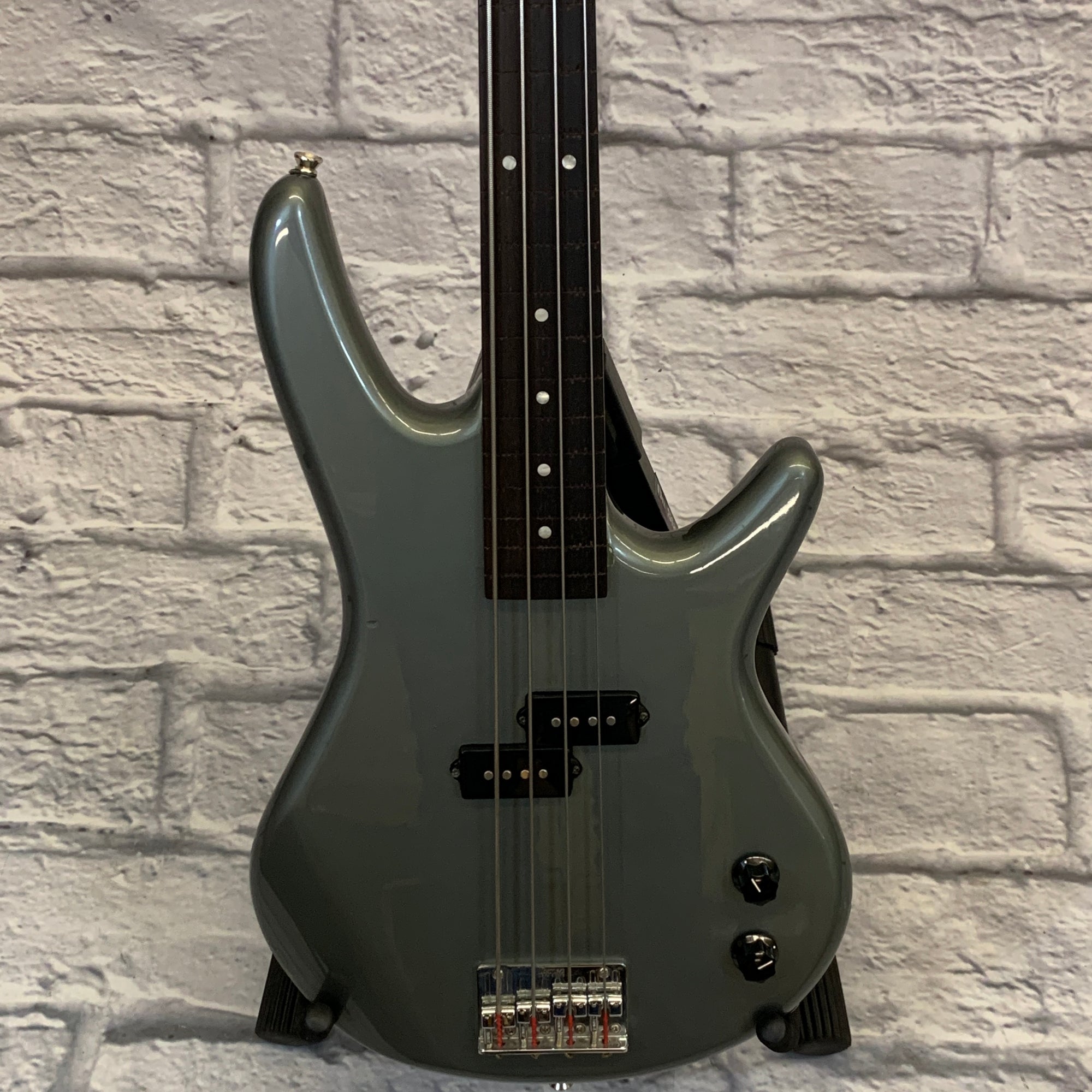 Ibanez Fretless Gio 4-String Bass Silver