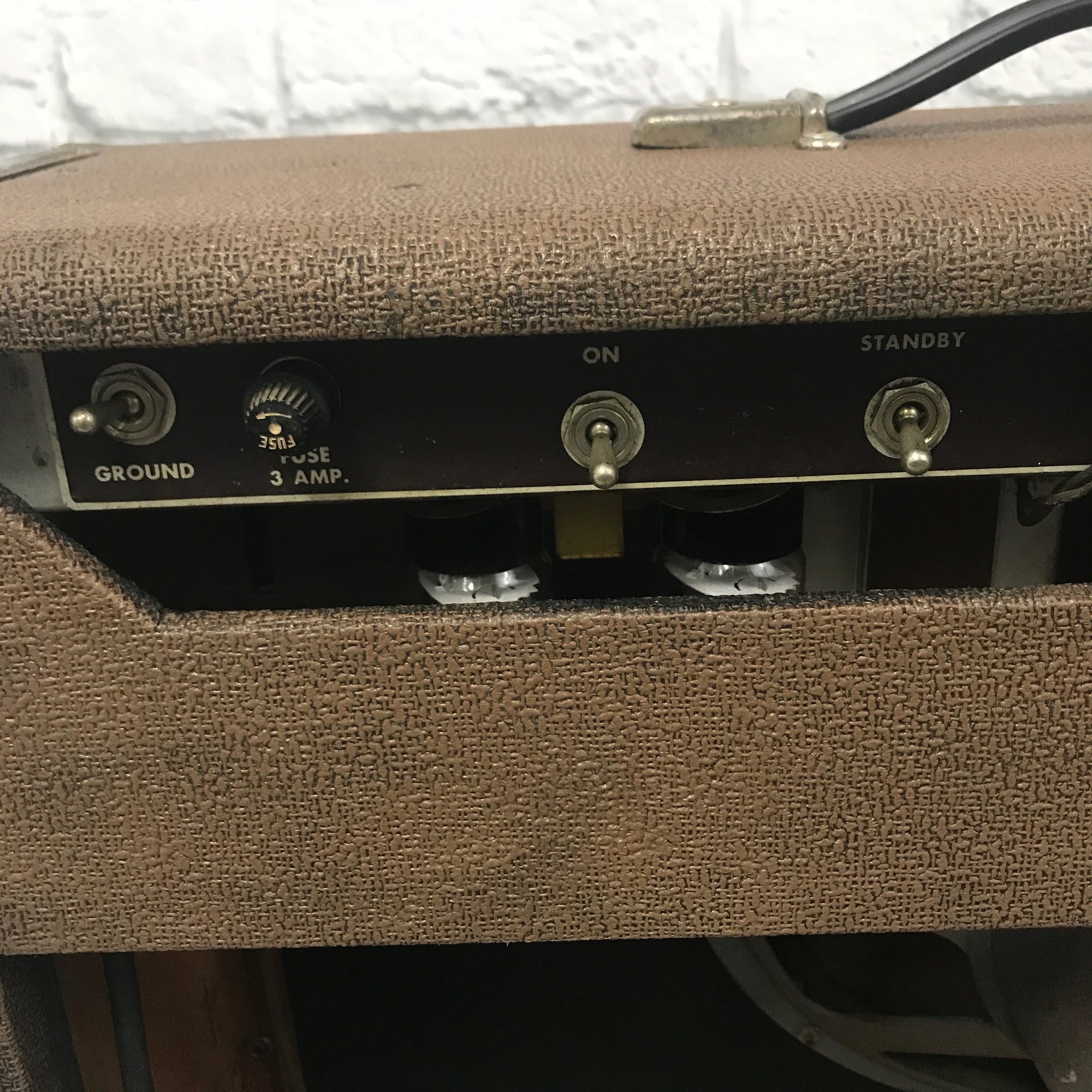 Vintage 1962 Fender Vibrasonic Brownface Guitar Combo Amp with Original 1x15" JBL D130F