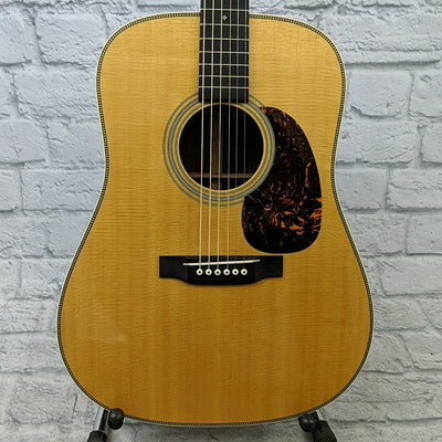 Martin HD-28V Acoustic Guitar with Martin Case 2014