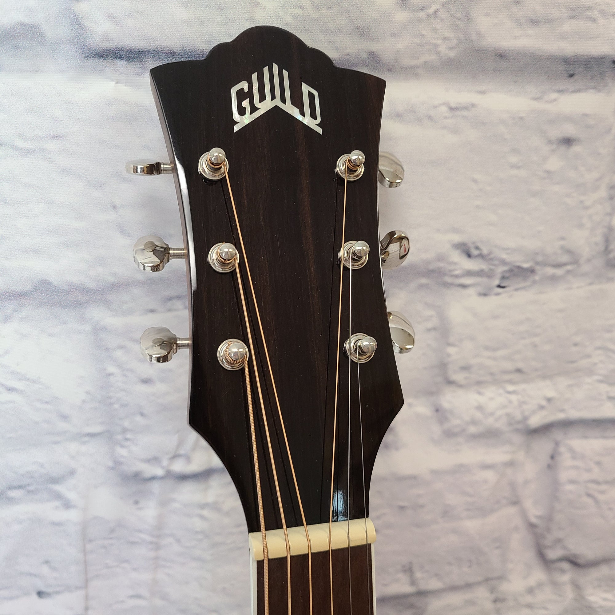 Guild D-260CE Deluxe Cutaway Acoustic / Electric Guitar - Natural Gloss - With Case