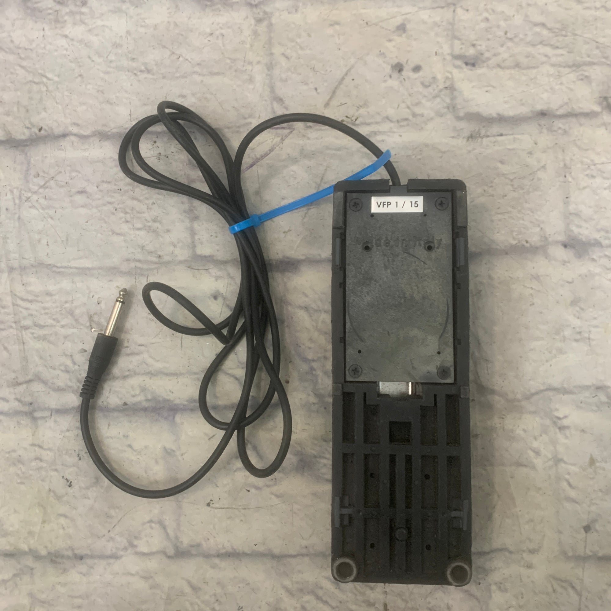 vfp1 pedal Studiologic VFP-1-15 Single Piano-Style Sustain Pedal