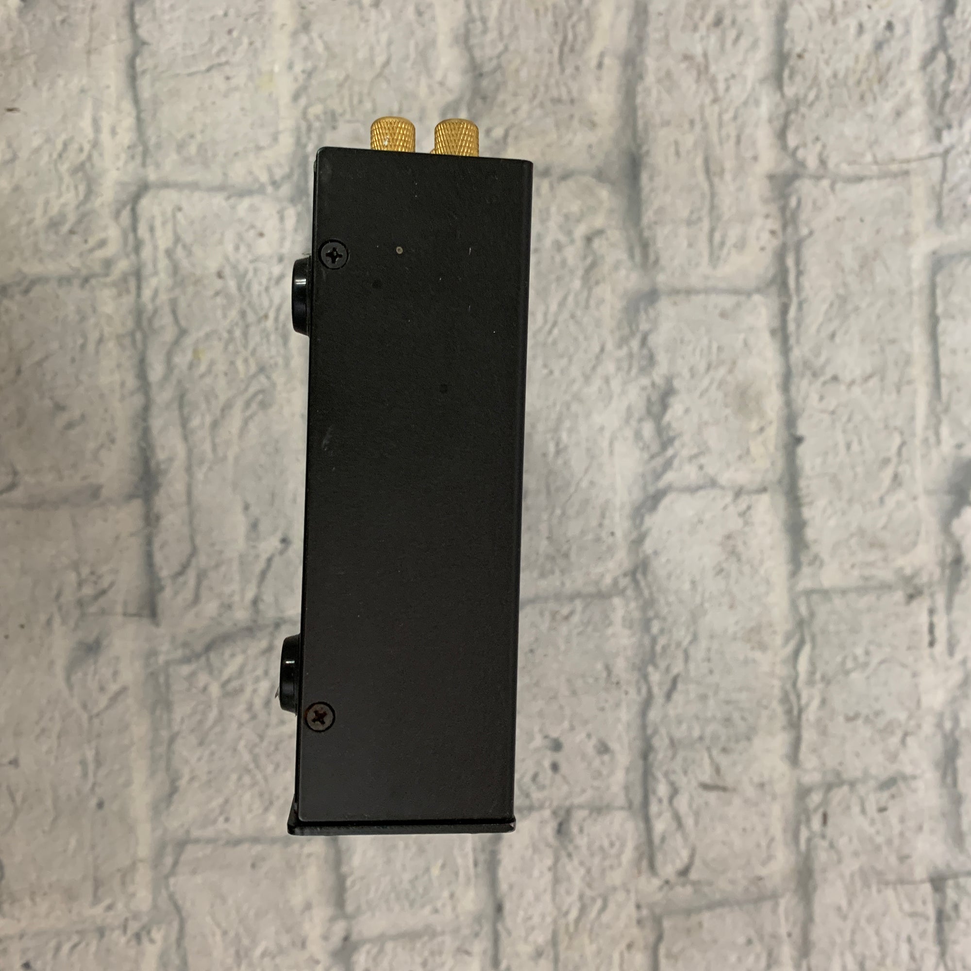 Four Zone Two Amp Speaker Selector