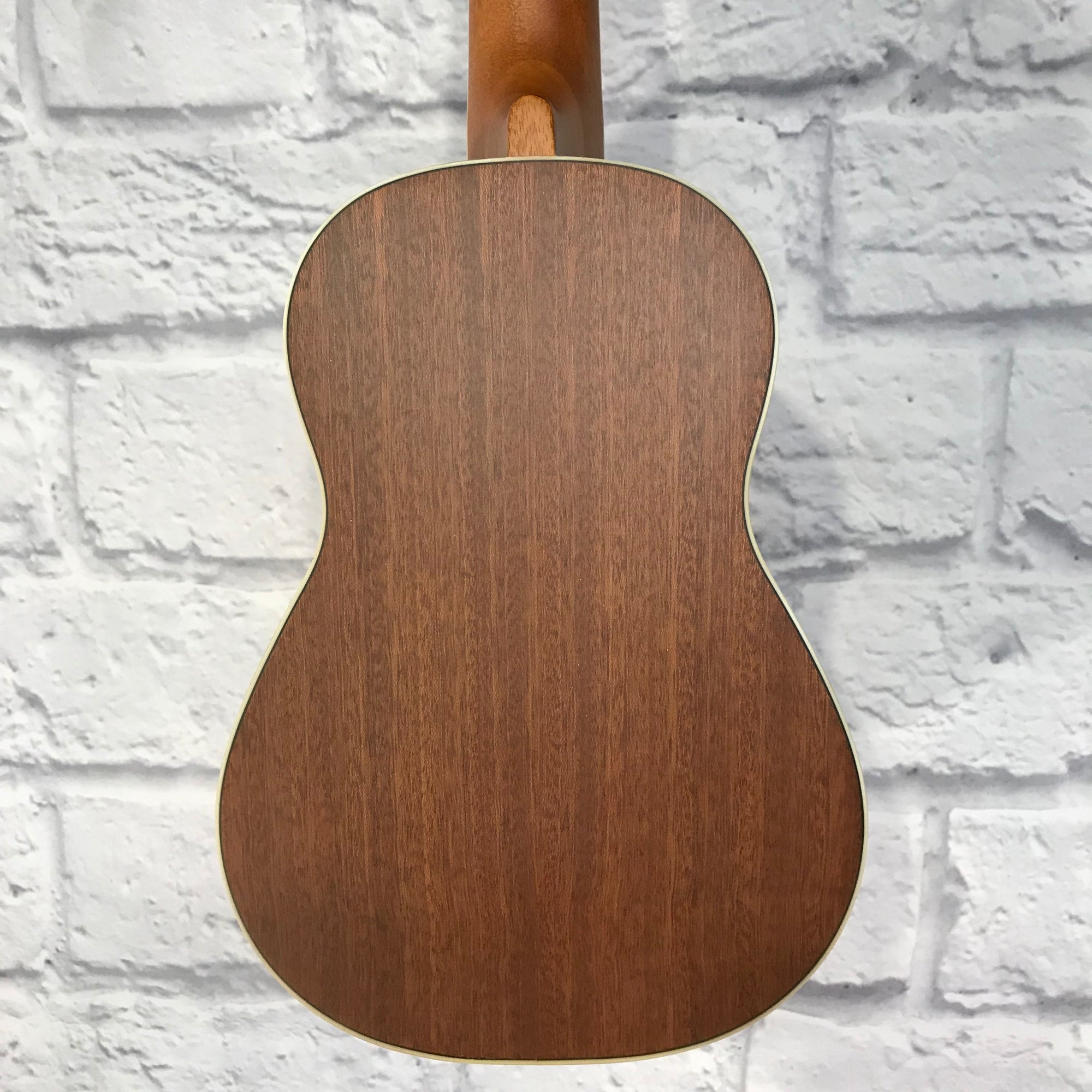 ** Ibanez UKC10 Concert Ukulele Natural