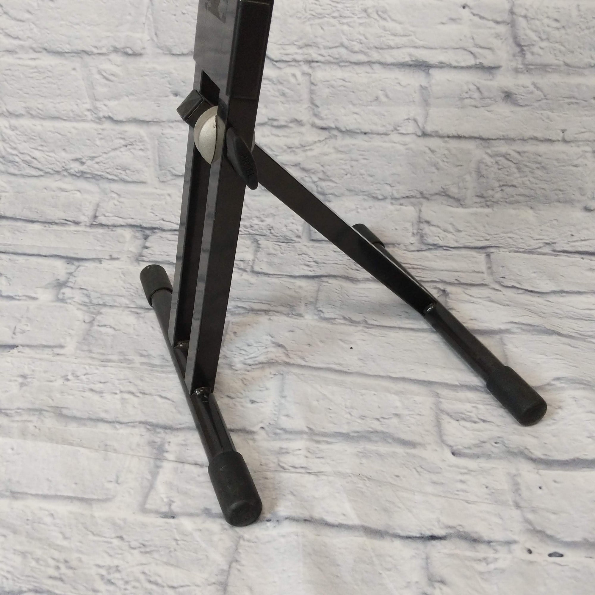 Gator GFWGTRAMP200 amp stand