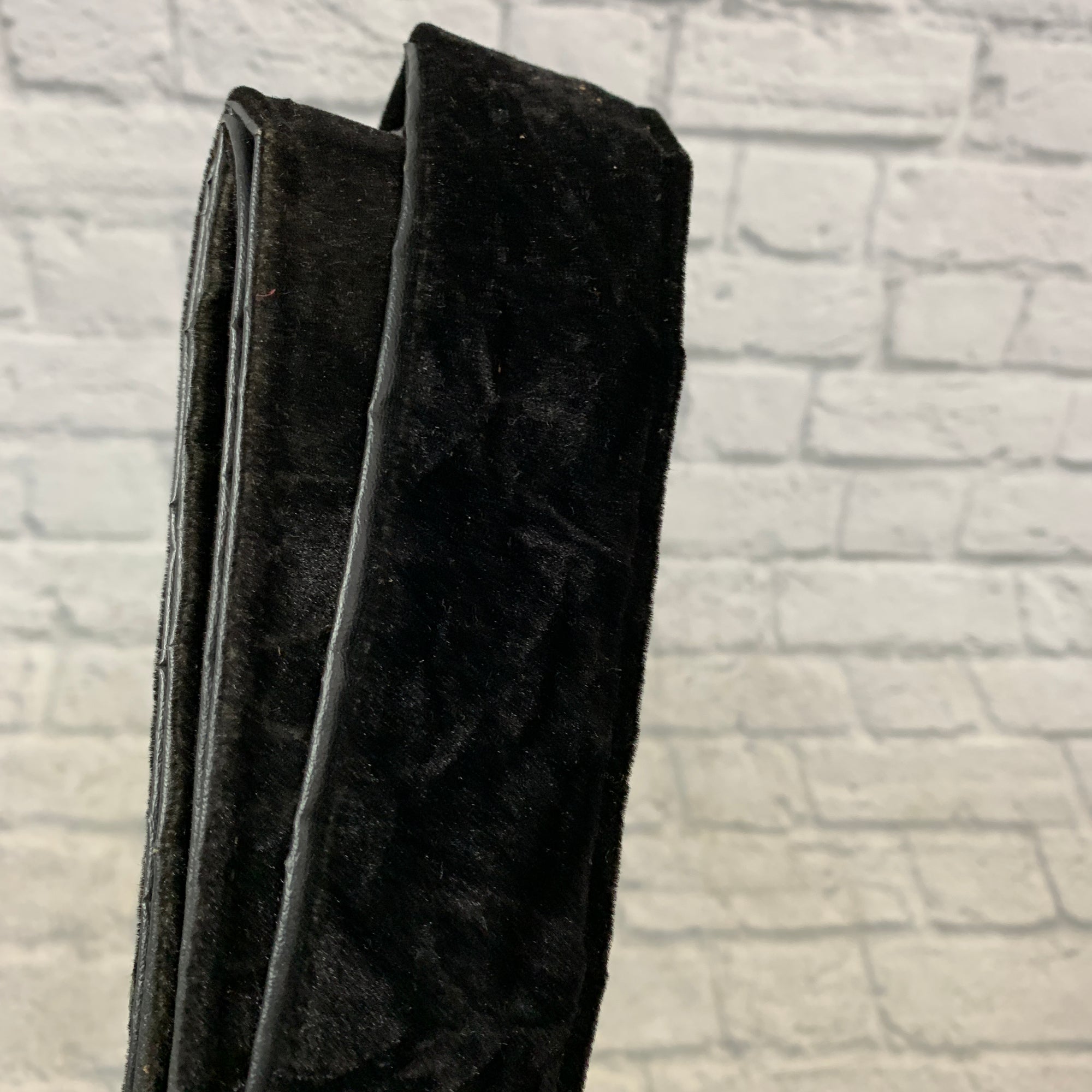 Cool Straps Black Velvet Guitar Strap
