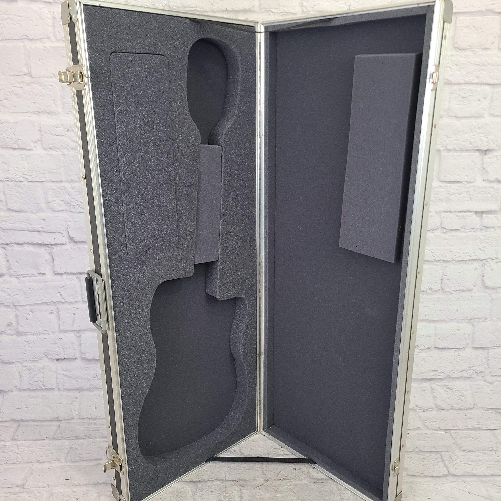 Unknown Offset (Strat, Tele, Jazzmaster, Jaguar) Style Flight Case