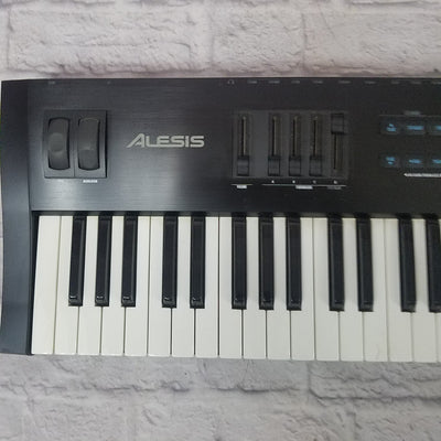 Alesis QS7.1 Digital Synth