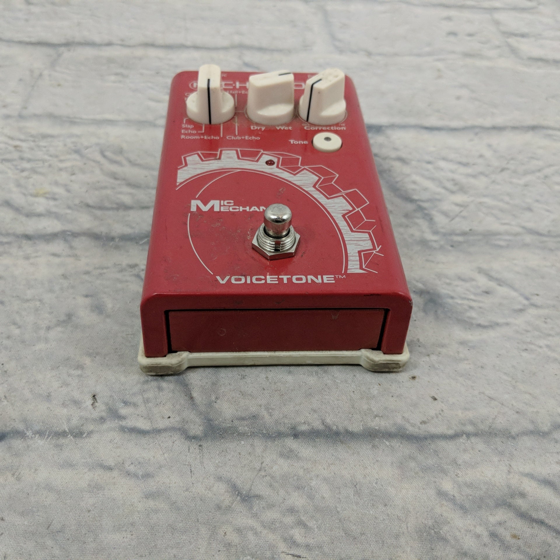 TC Helicon Voicetone Mic Mechanic Vocal Pedal - Evolution Music