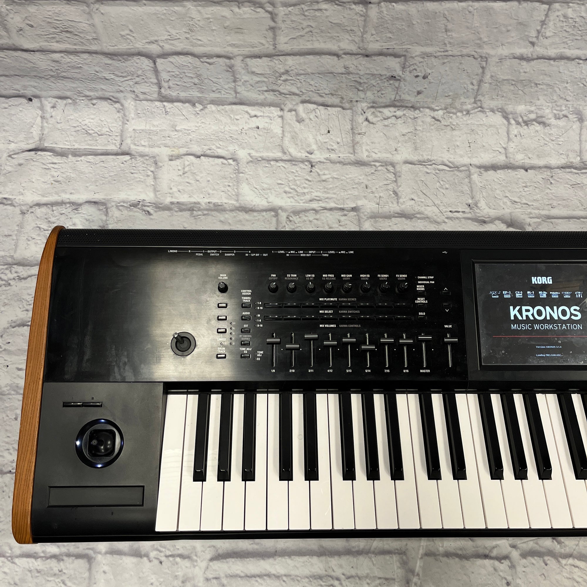Kronos Keyboard Button Korg Kronos 2 73-Key Synthesizer - Evolution Music