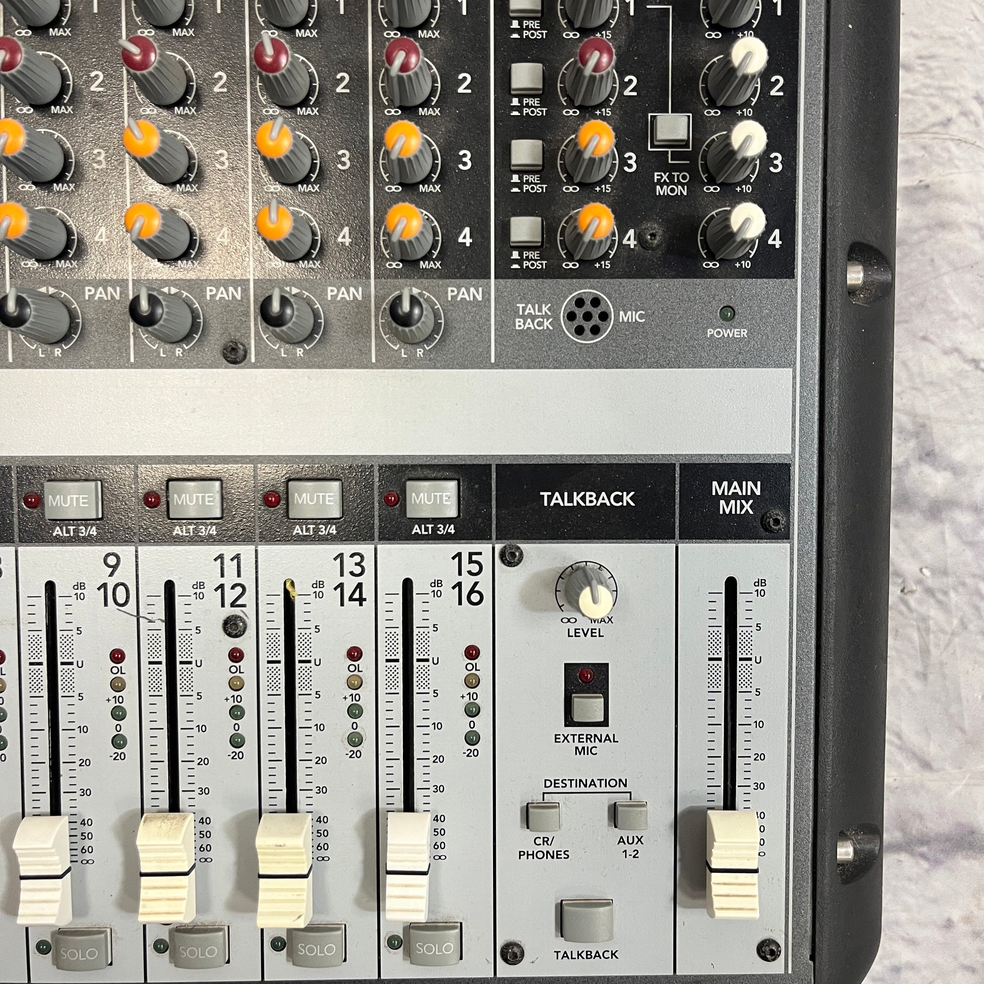 Mackie Onyx 162016 Channel Analog Mixer