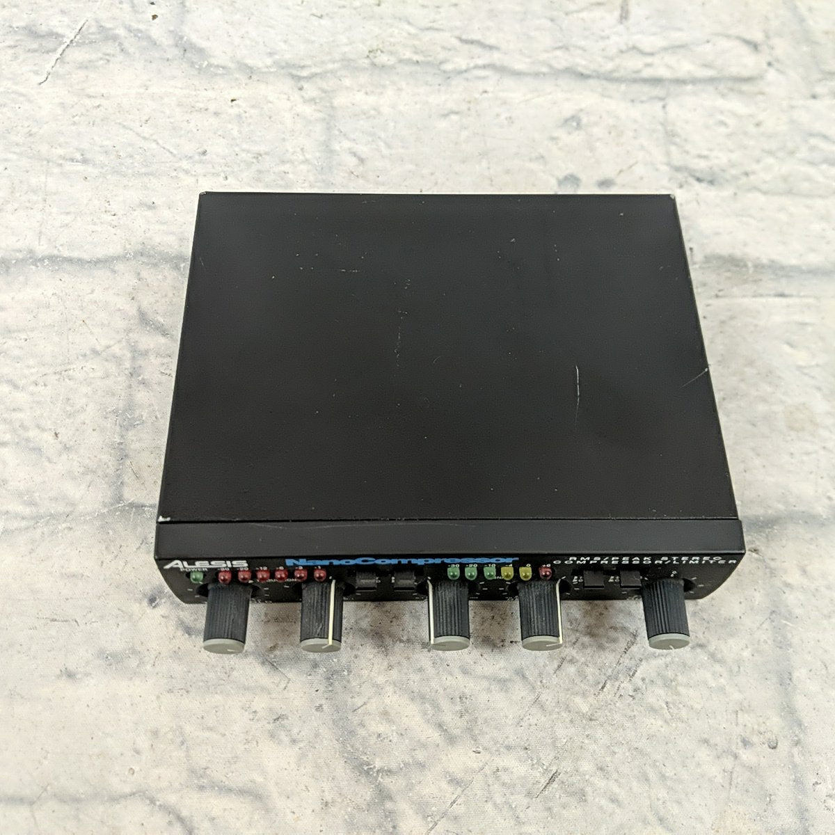 Alesis NanoCompressor RMS / Peak Stereo Compressor / Limiter w/ Power Supply