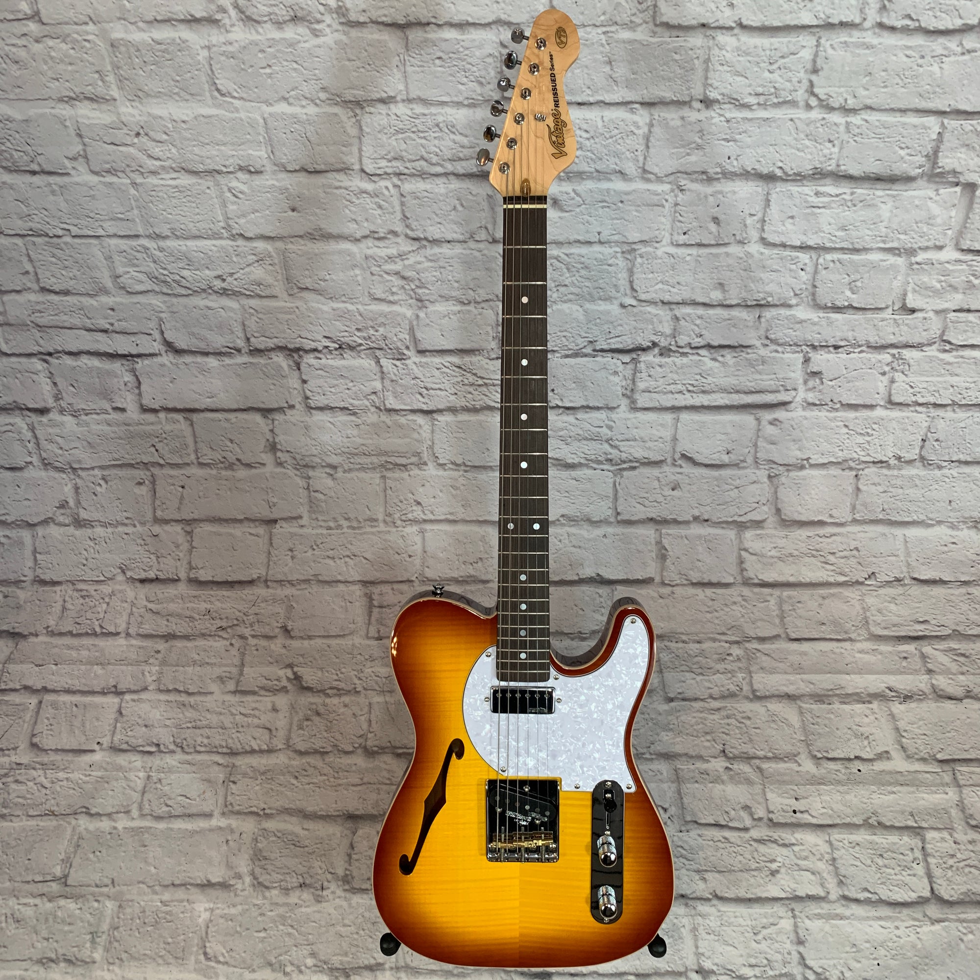 ** Vintage V72‑FTB Singlecut Semi‑Hollow Flamed Tobacco Burst