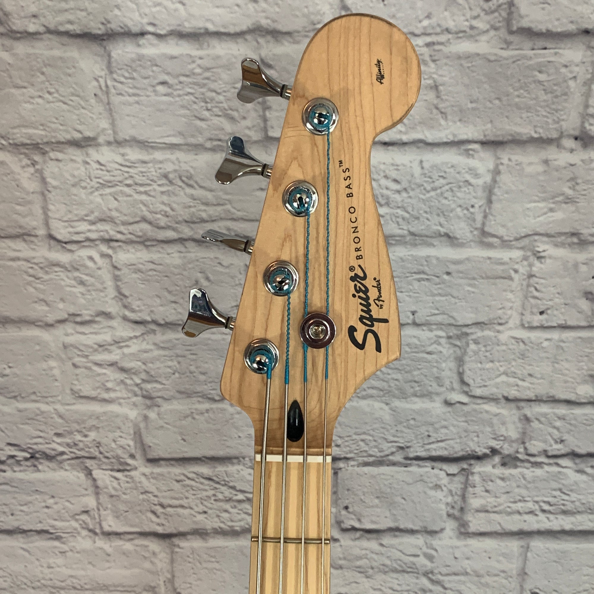 ** Squier Affinity Series Bronco Bass Black