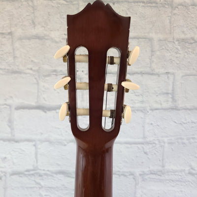 Yamaha C-40 Classical Acoustic Guitar w/ Chipboard Case