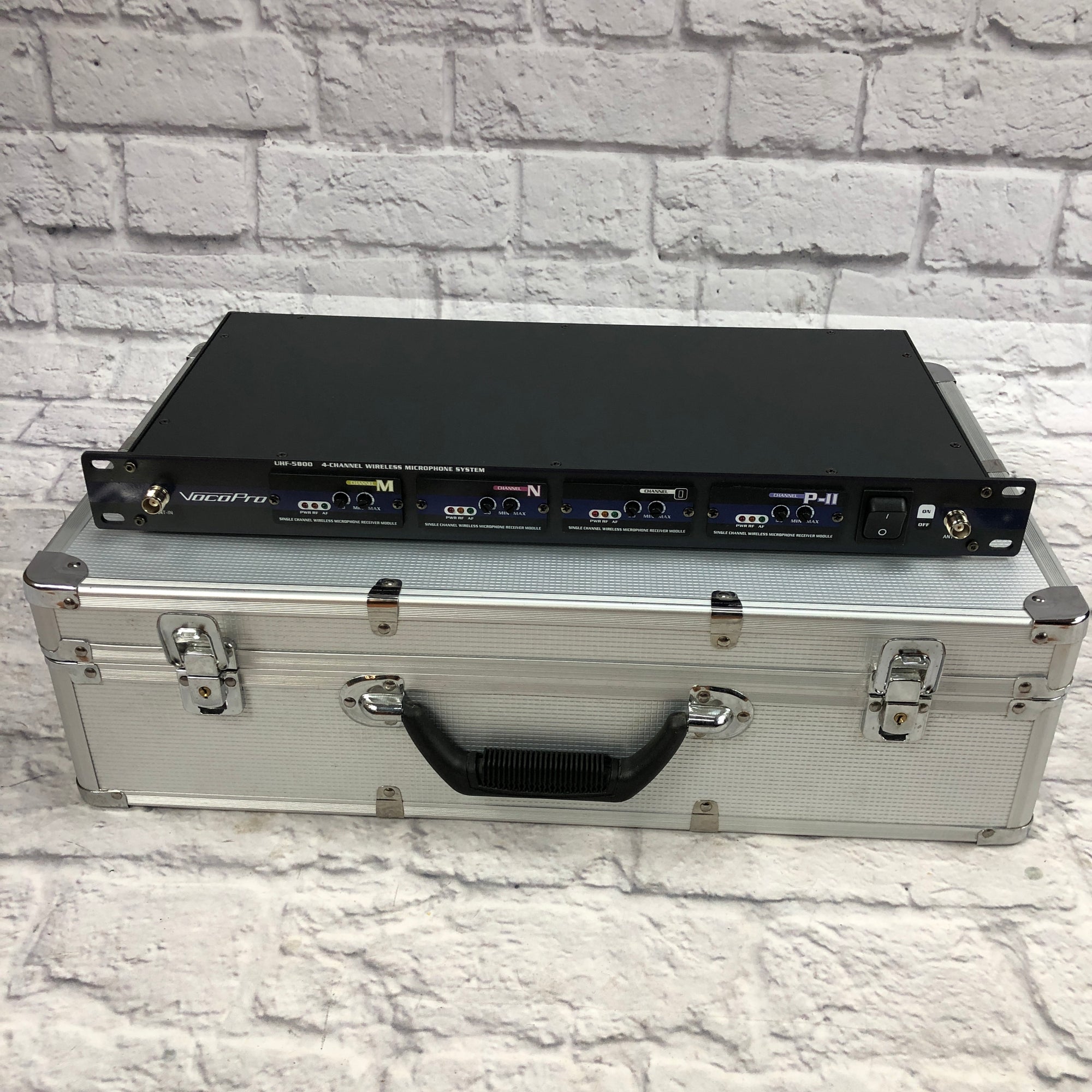 VocoPro UHF5800 Wireless Microphone Setup