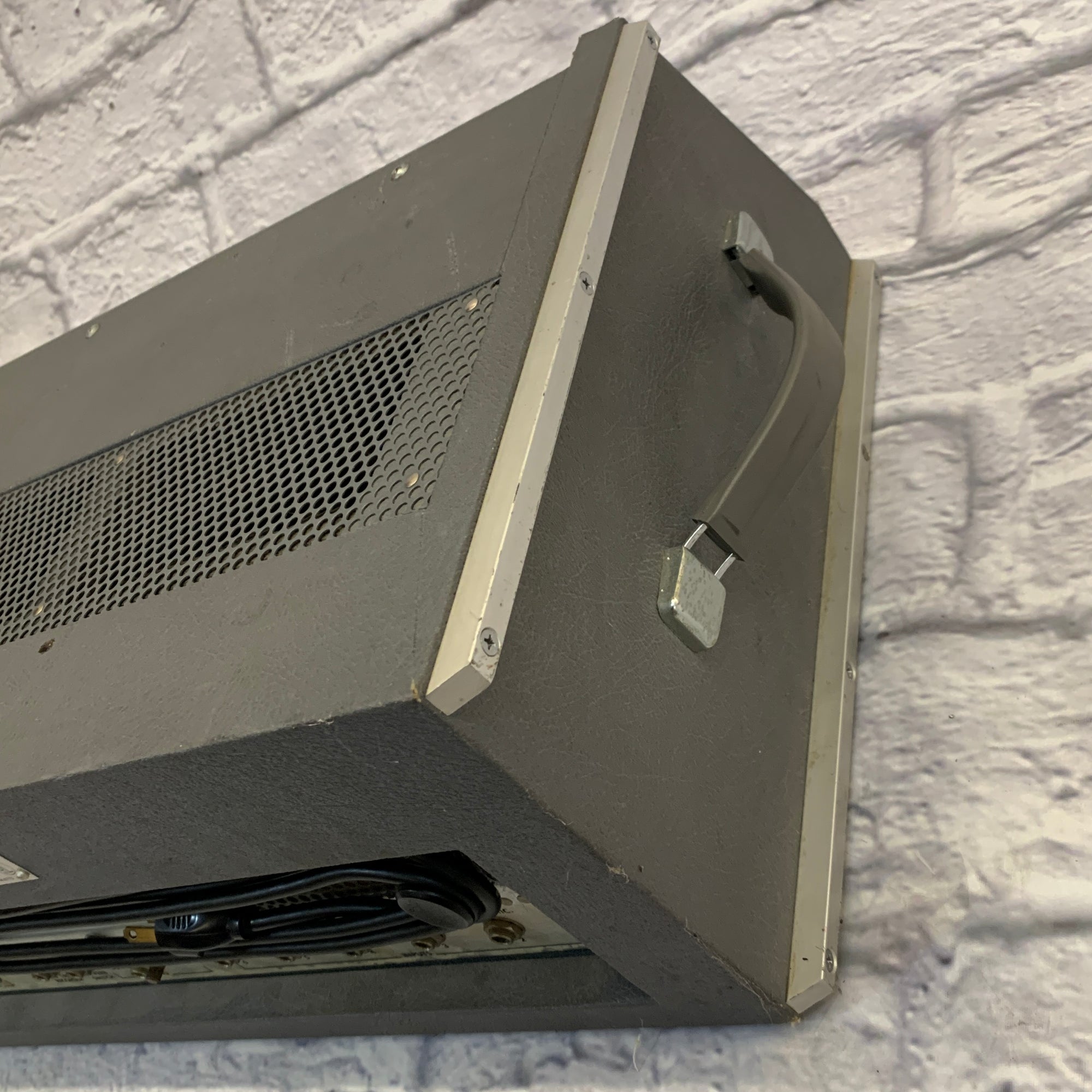 Shure Vocal Master VA 300-C Powered Mixer