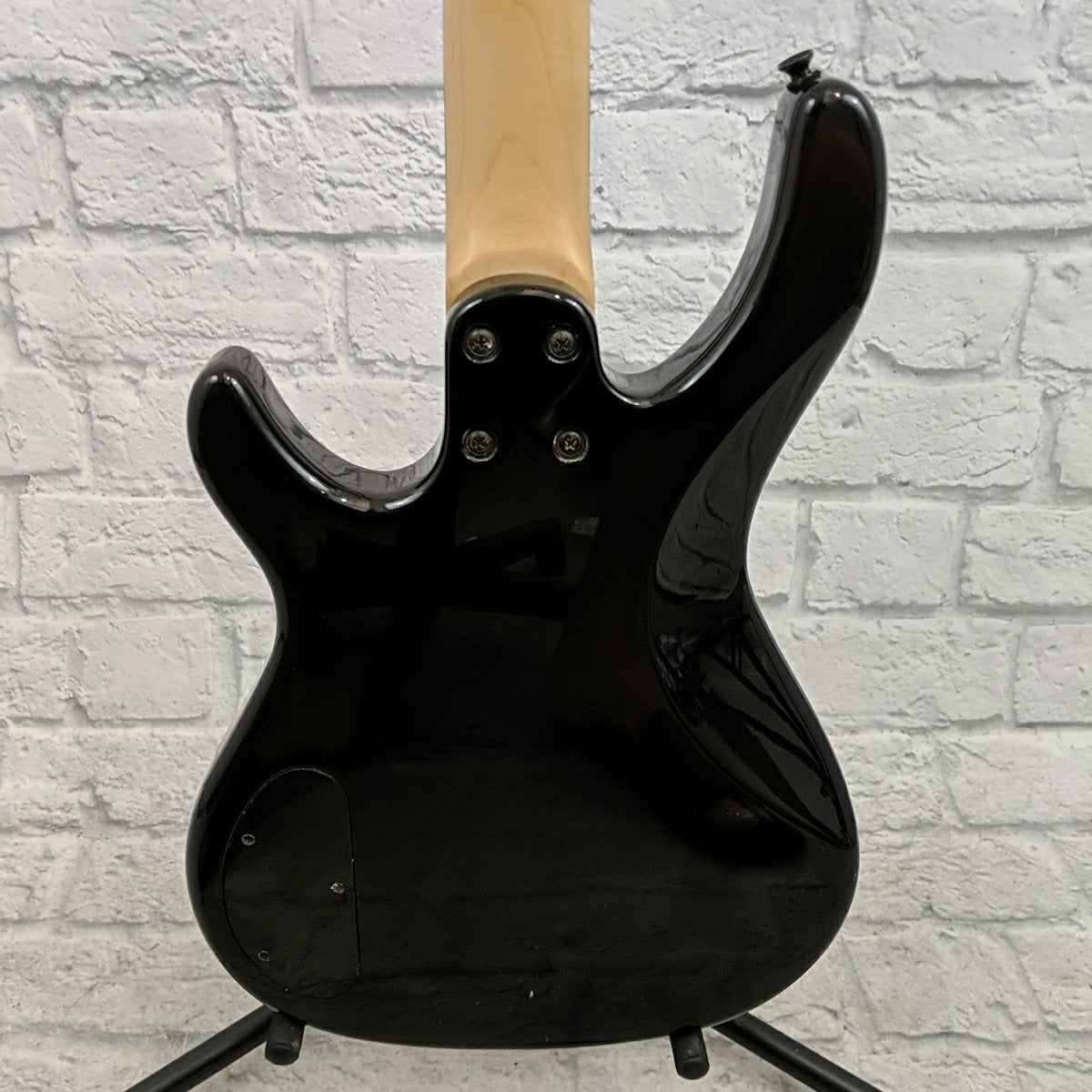 Squier by Fender MB-4 Skull and Crossbones 4 String Bass