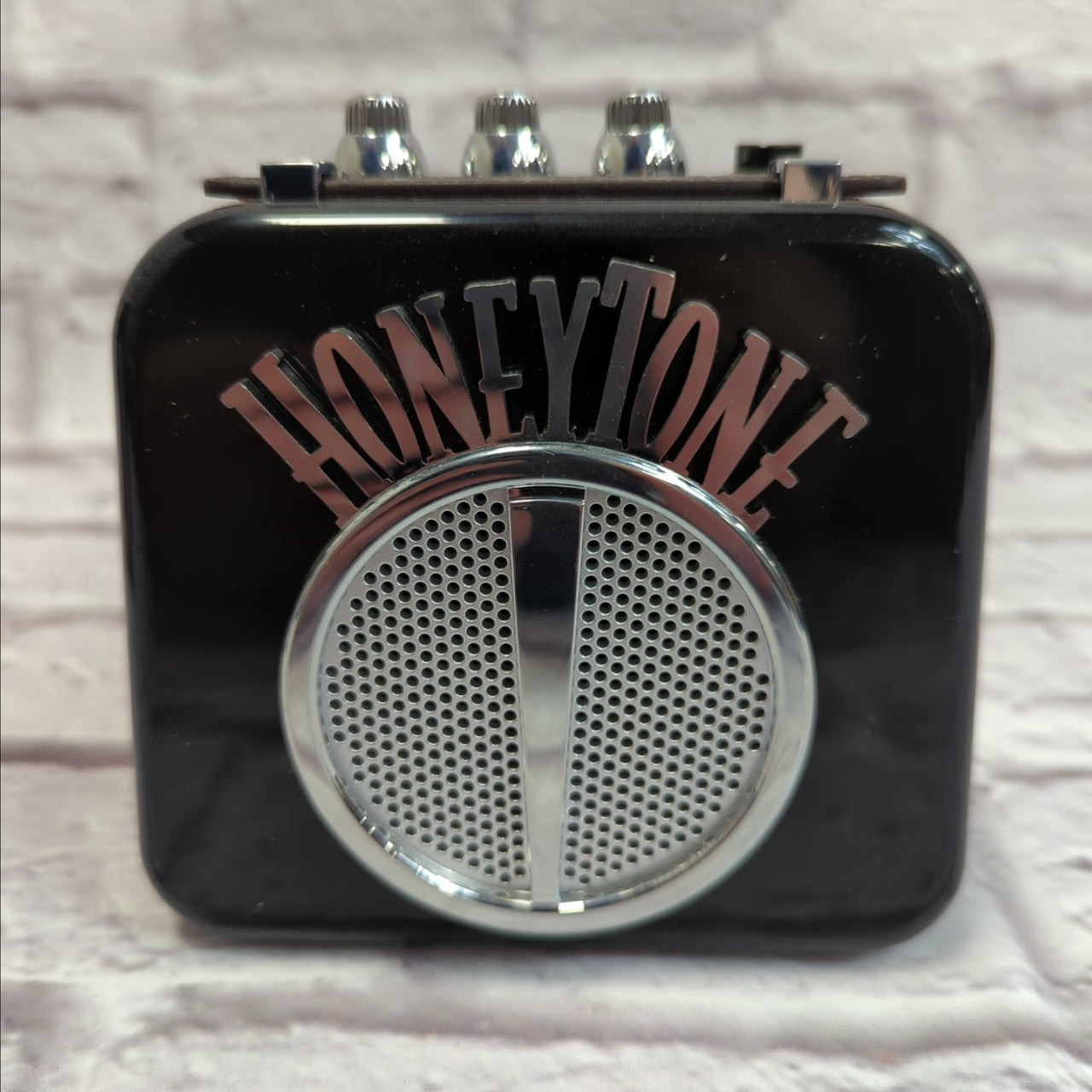 Honeytone N-10 Battery Powered Mini Guitar Amp