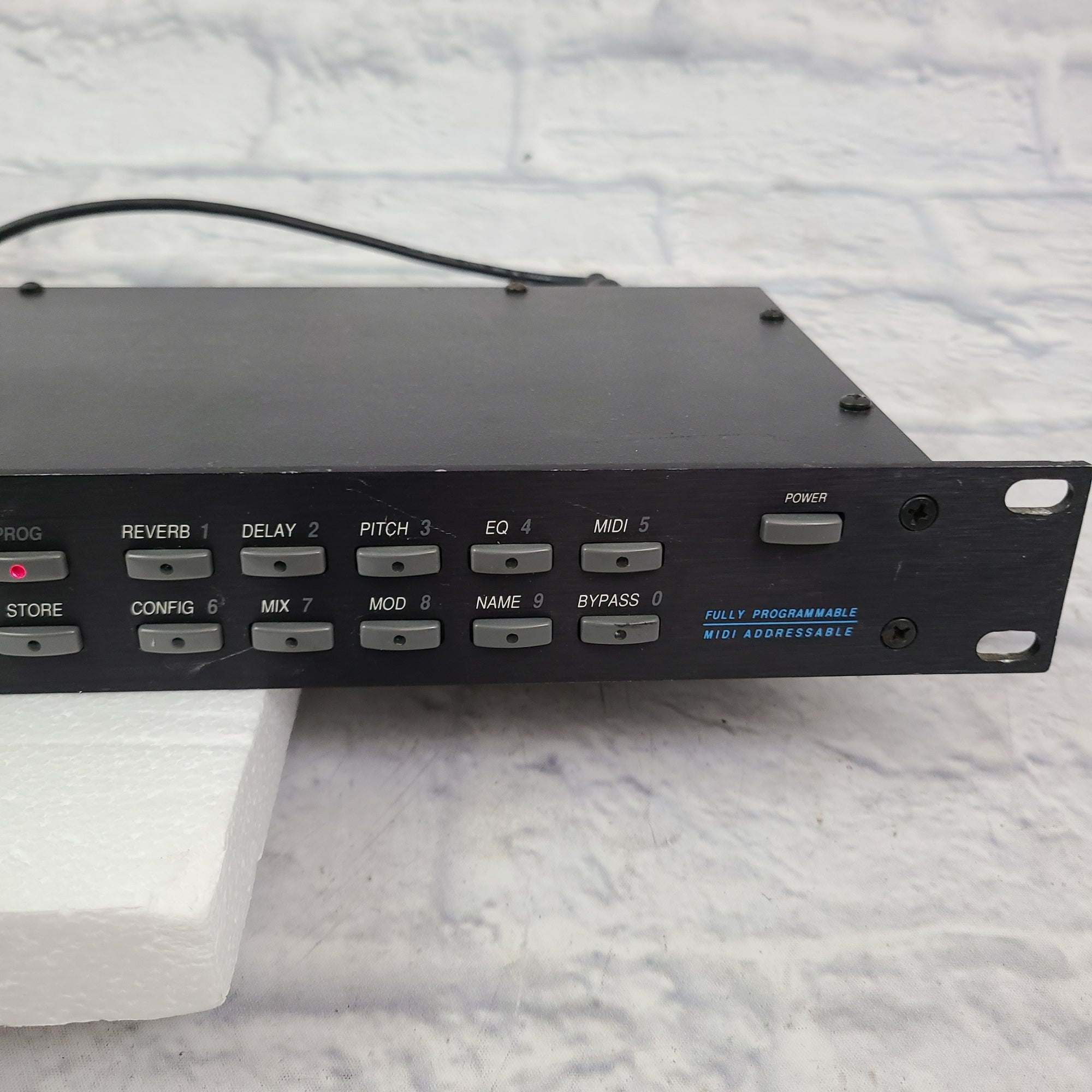 Alesis QuadraVerb 20K Bandwidth Simultaneous Digital Effects Rack Unit