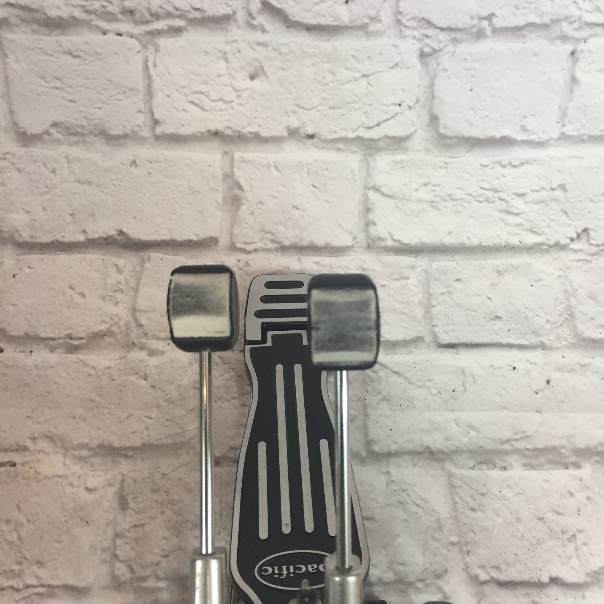 left handed double bass pedal Pacific DP402 Single Chain Left Handed Double Bass Pedal