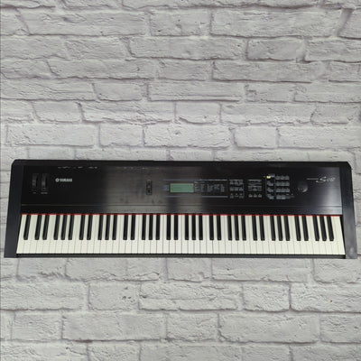 Yamaha S08 88-Key Weighted Action Keyboard / Synthesizer