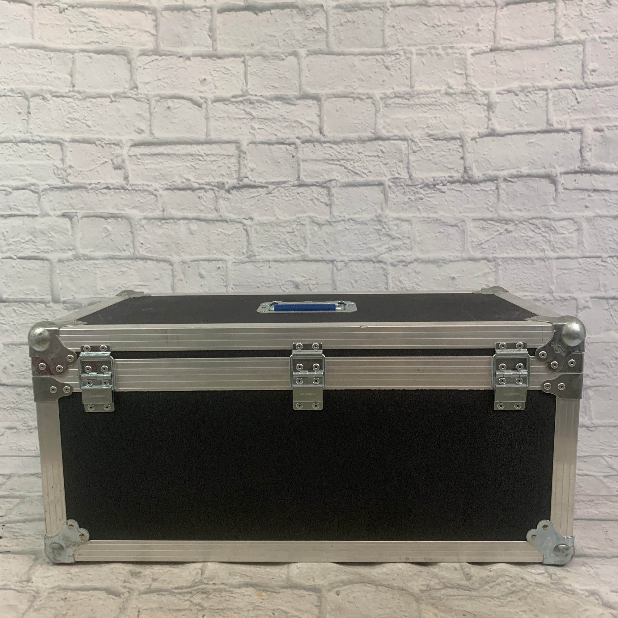 Safe Case Road, Tour Case