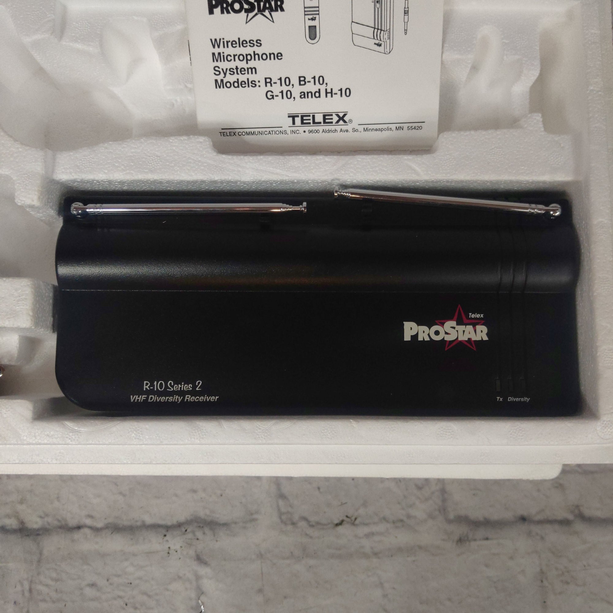 Telex R-10 VHF Diversity Receiver