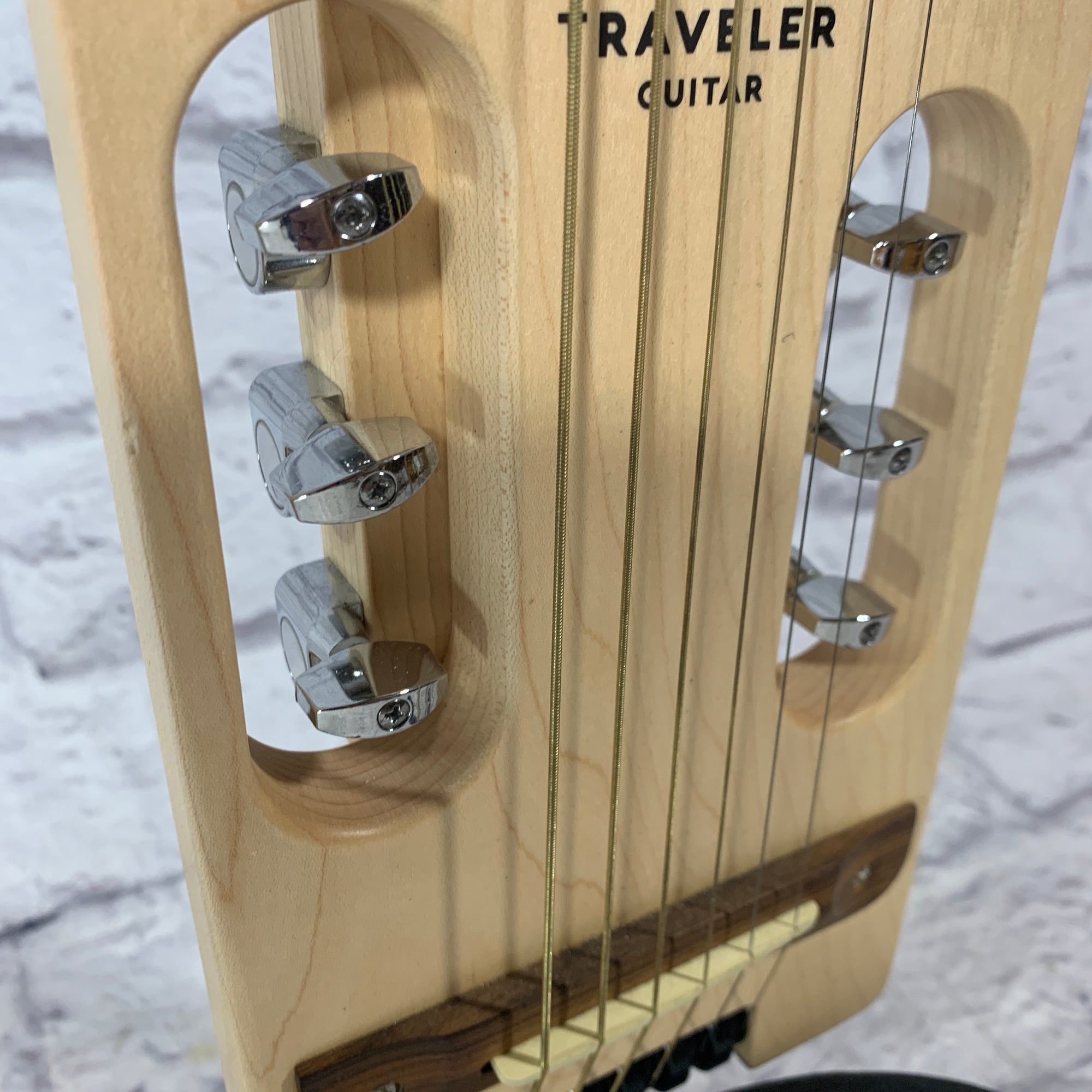 Traveler ULST-NAT Travel Guitar