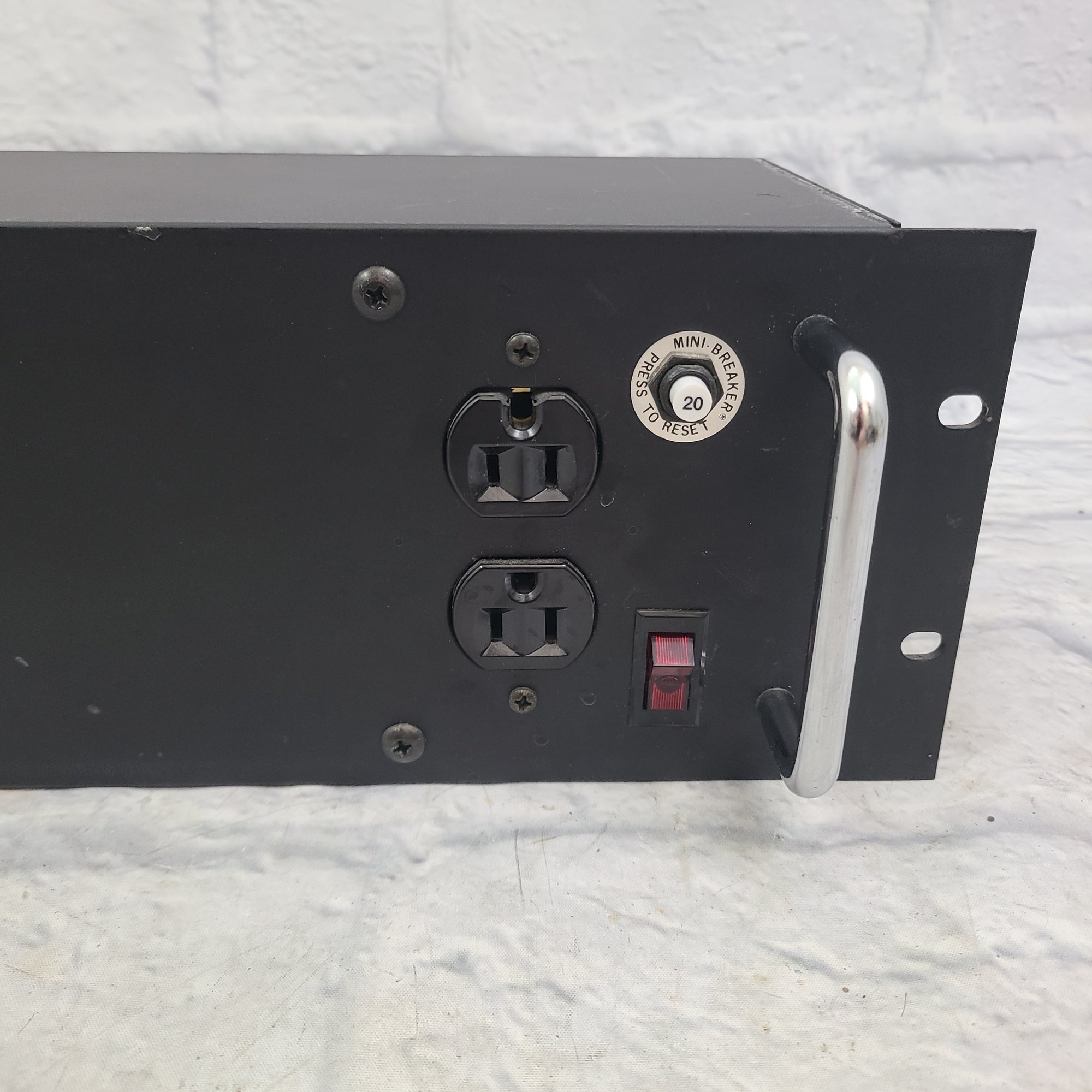 Tripp-Lite LCR-2400 Rackmount Power Conditioner