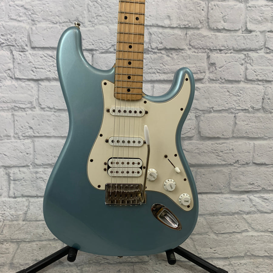 MIM 2005/2006 Fender Stratocaster Electric Guitar - Blue