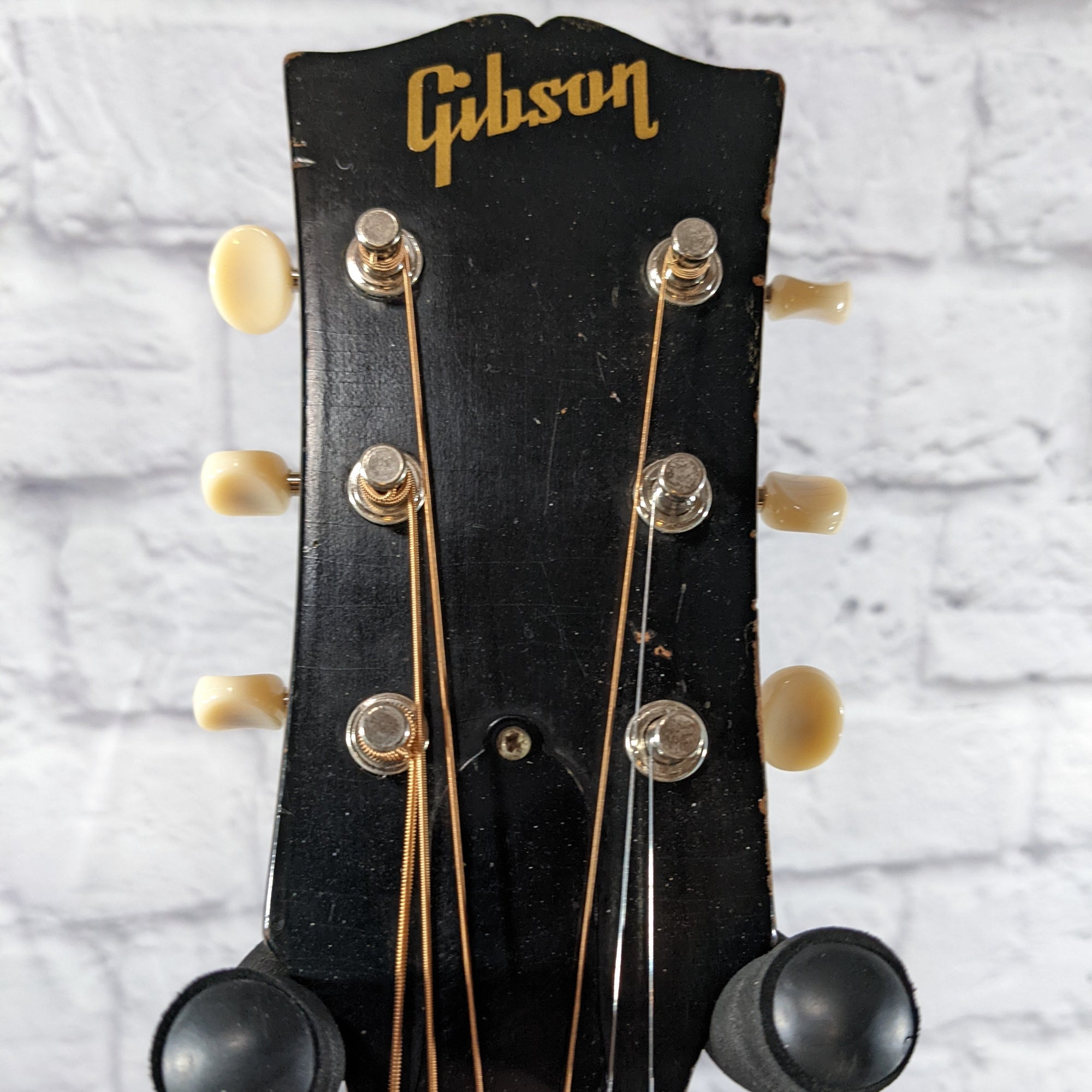 Gibson 1968 LG-0 Acoustic Guitar w/ Case