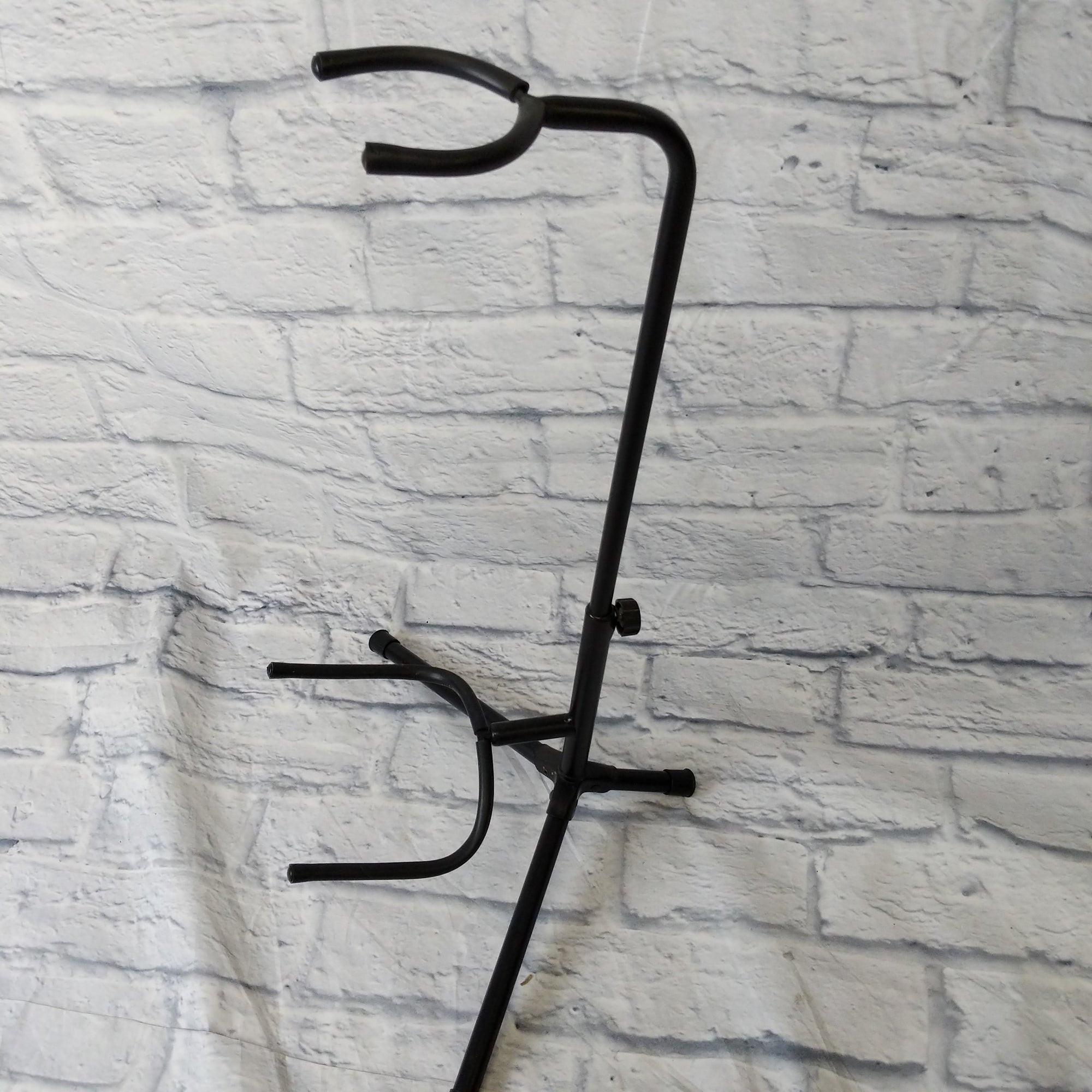 No Name Guitar stand