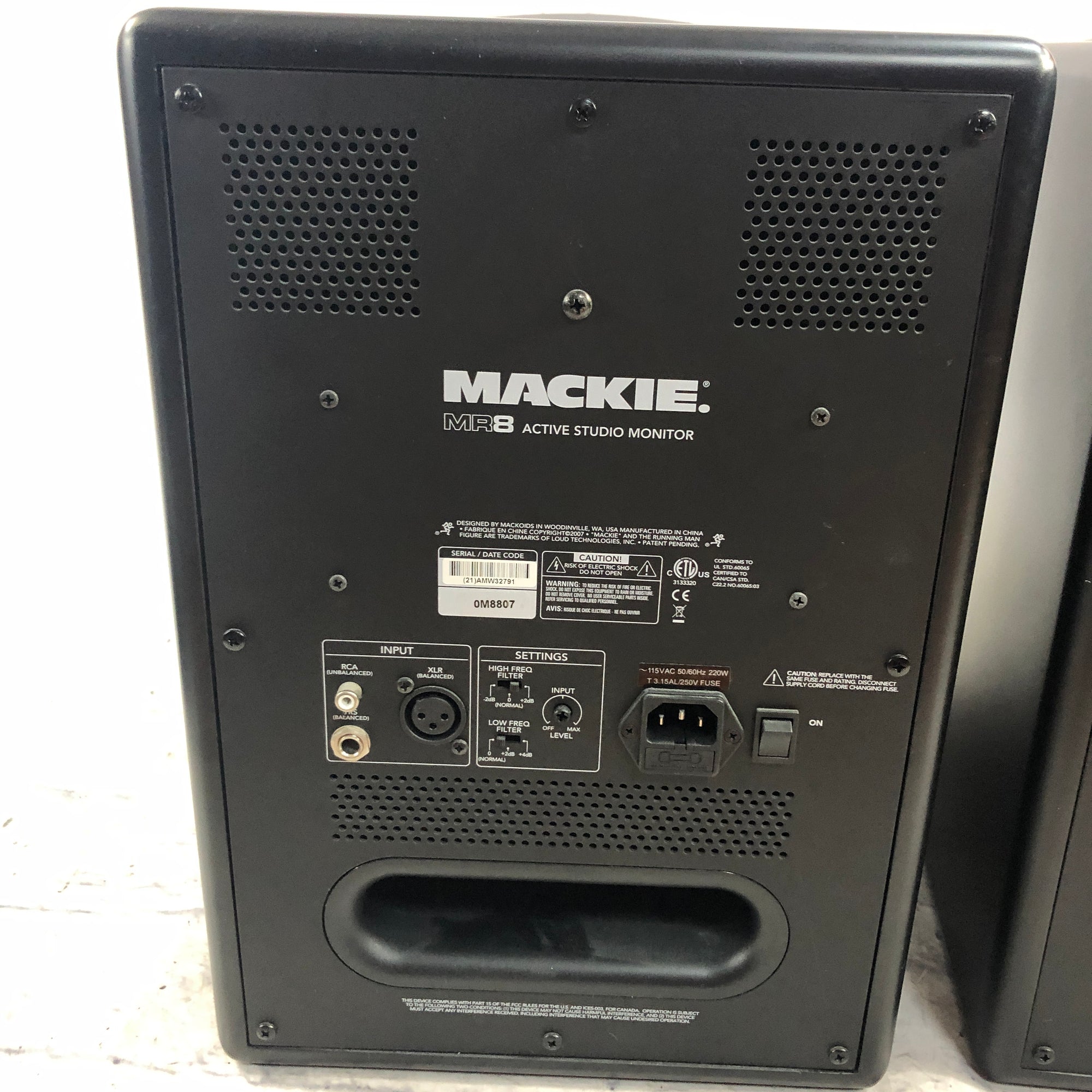 Mackie MR8 Studio Monitor Pair